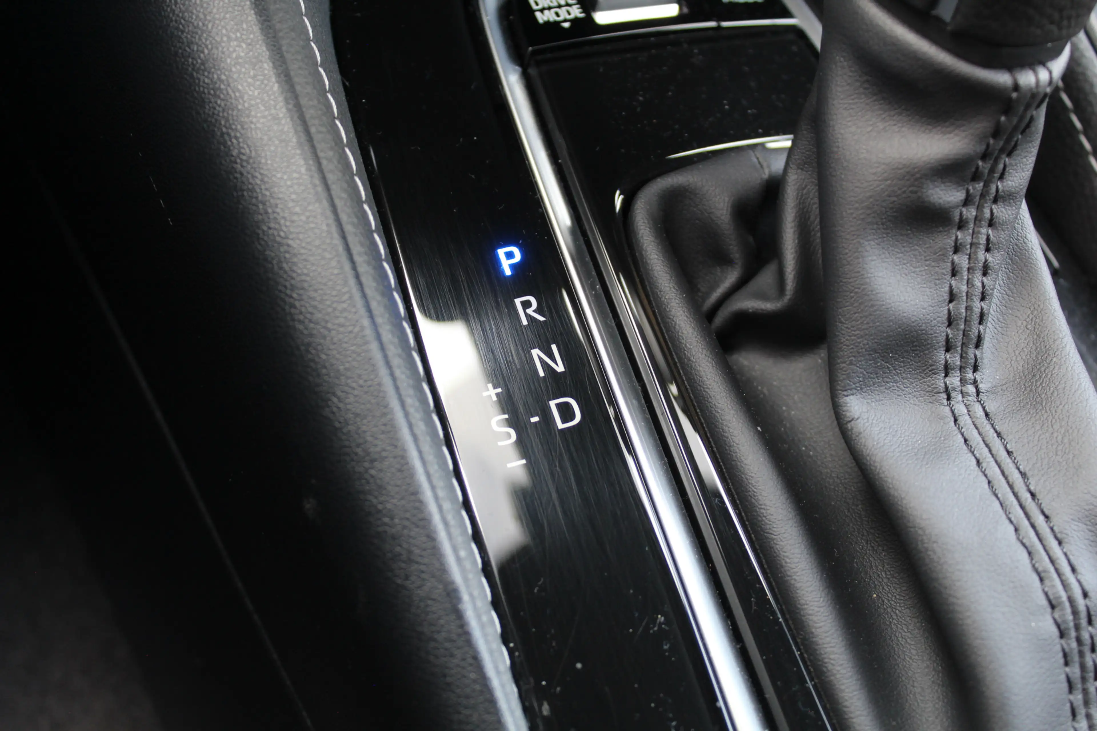 Toyota Corolla 2.0 High Power Hybrid First Edition | Rijklaar | C — photo 26