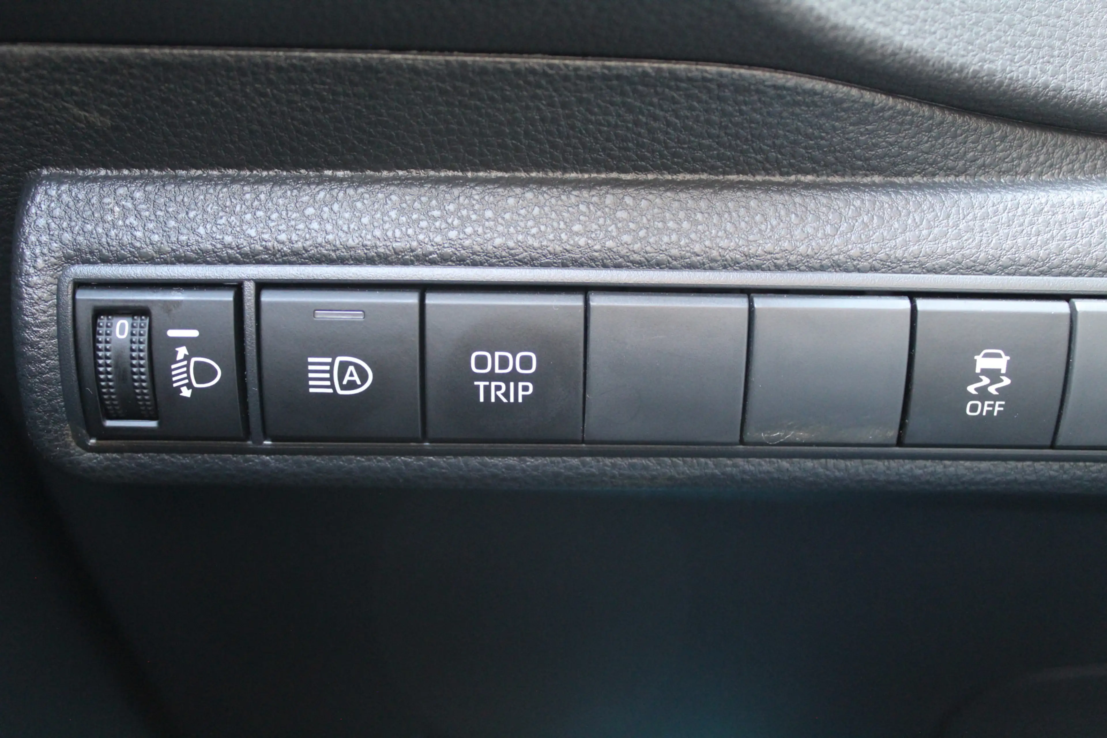 Toyota Corolla 2.0 High Power Hybrid First Edition | Rijklaar | C — photo 24