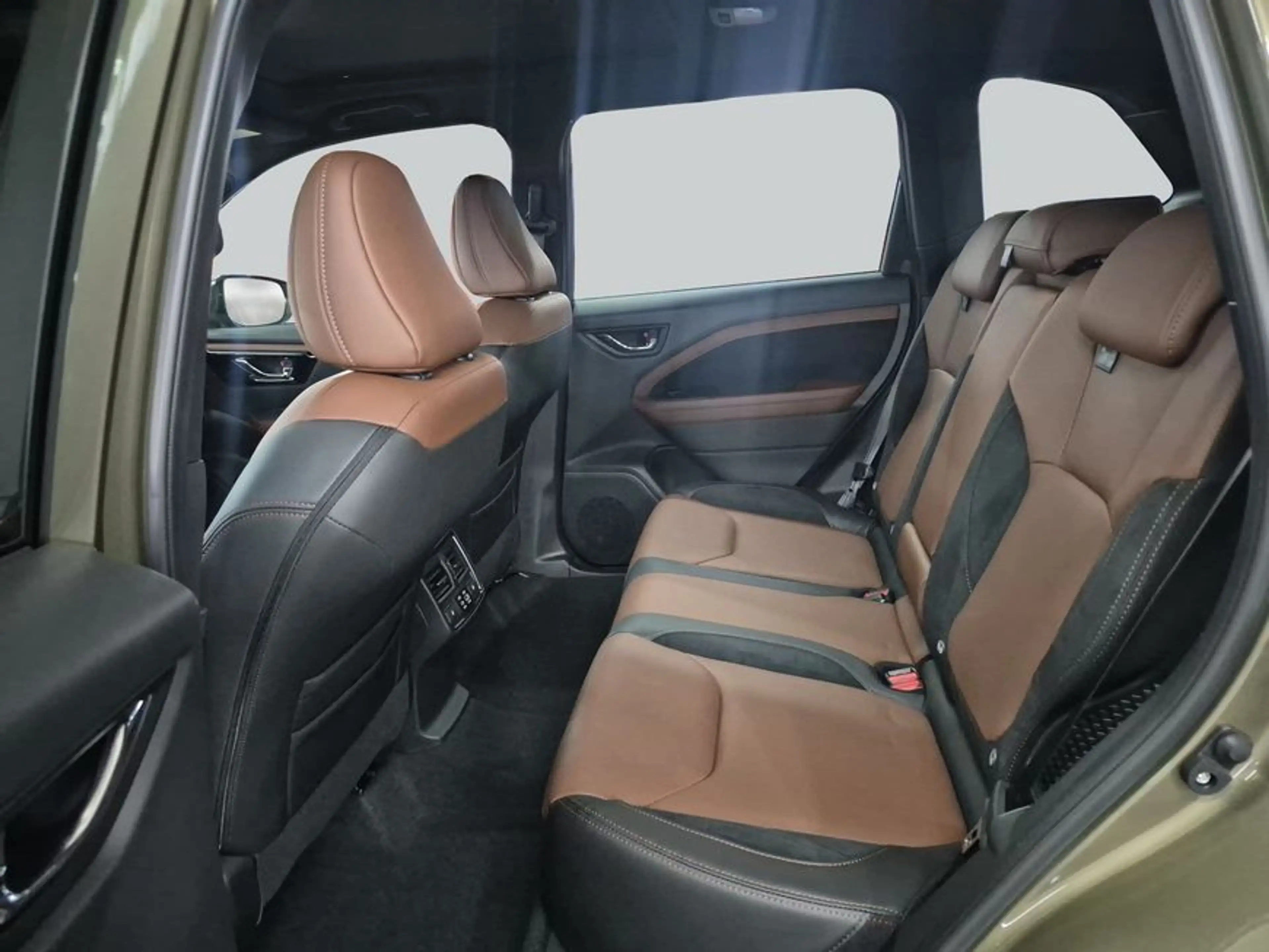 Subaru Forester 2.0ie Platinum MJ26 — photo 11