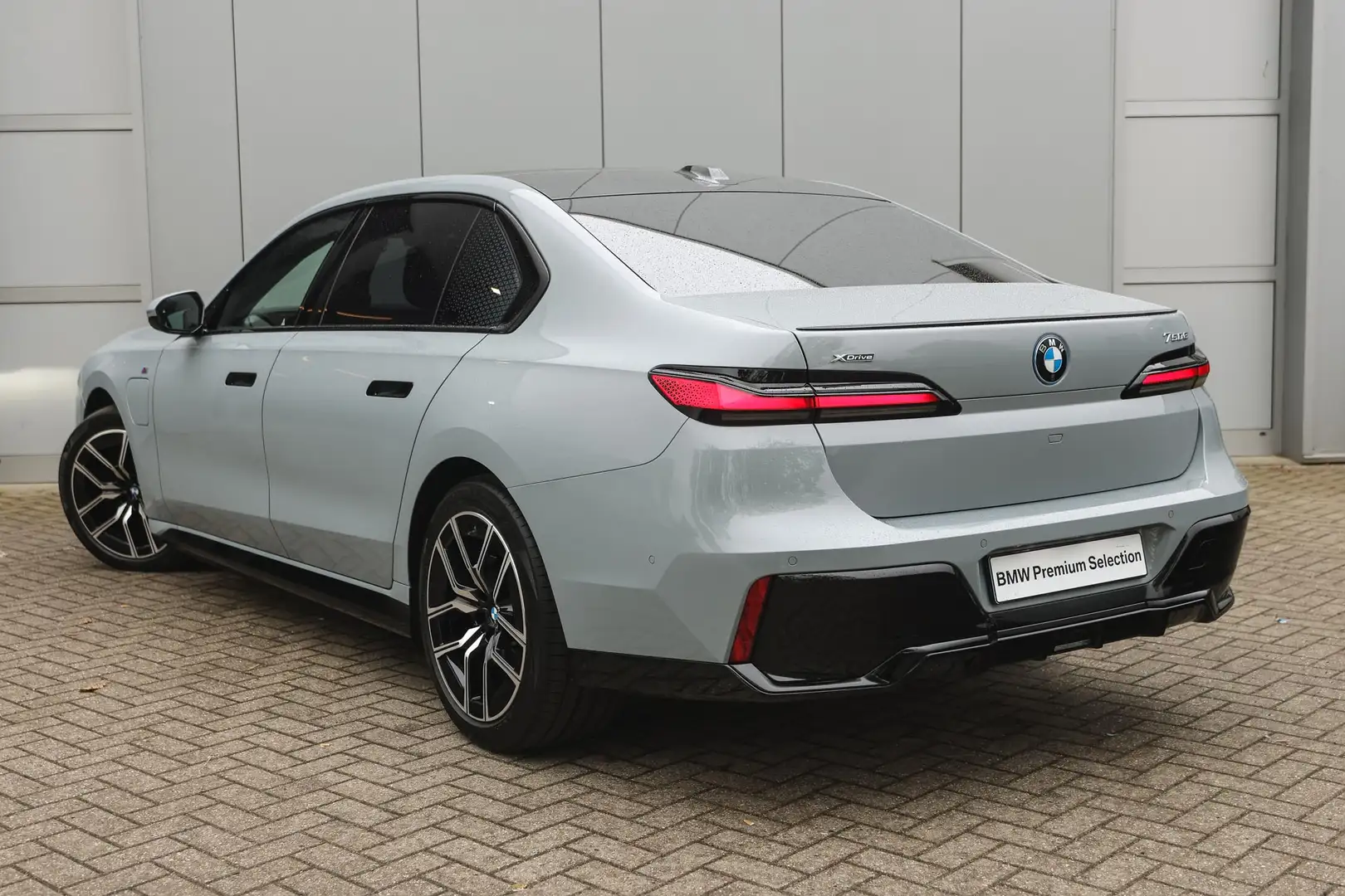 BMW 750 7 Serie 750e xDrive M Sport Automaat / Trekhaak / Сірий - 2