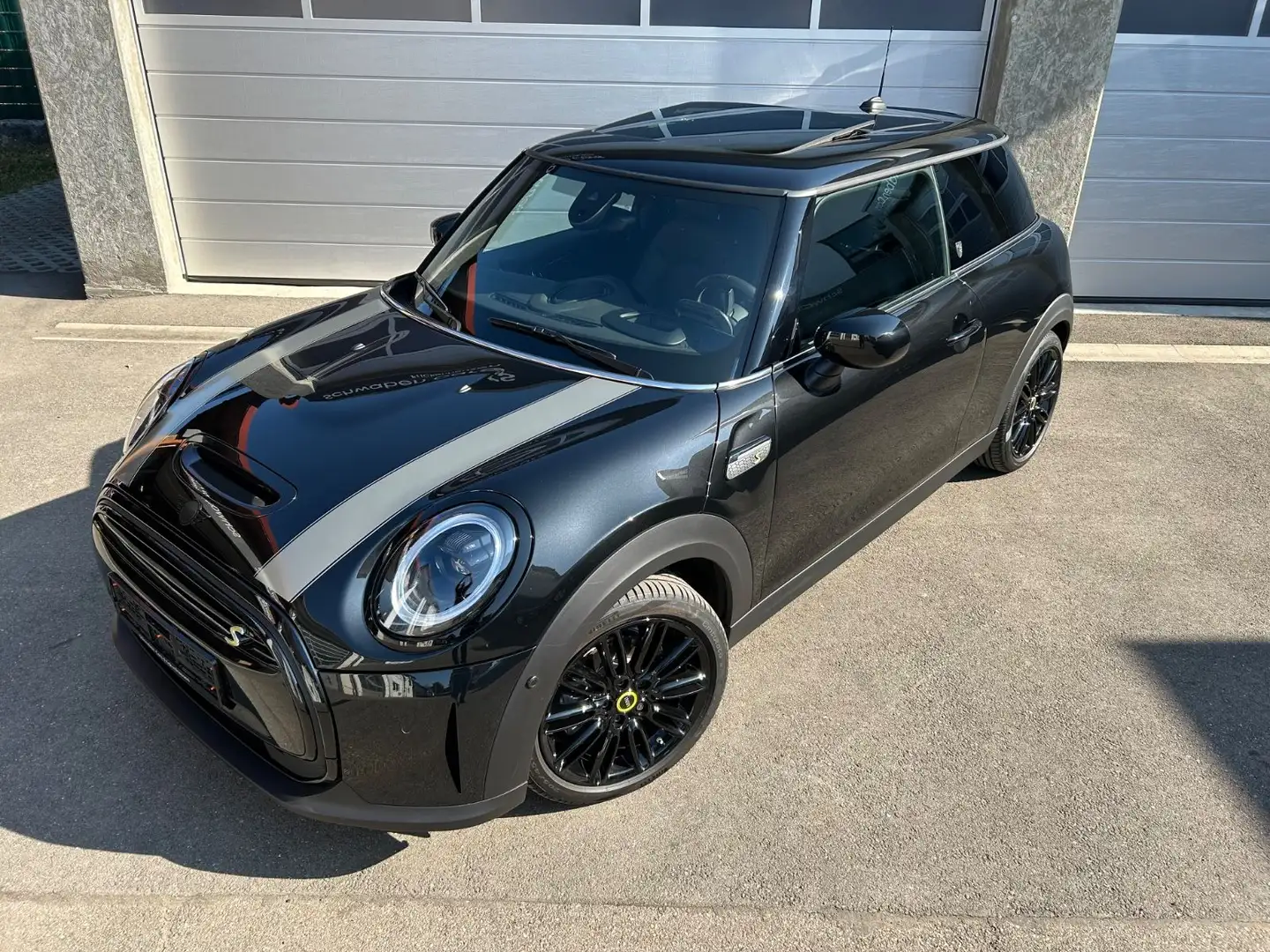 MINI Cooper SE "YOURS"Panoramadach Leder HUD HiFi H&K Schwarz - 2