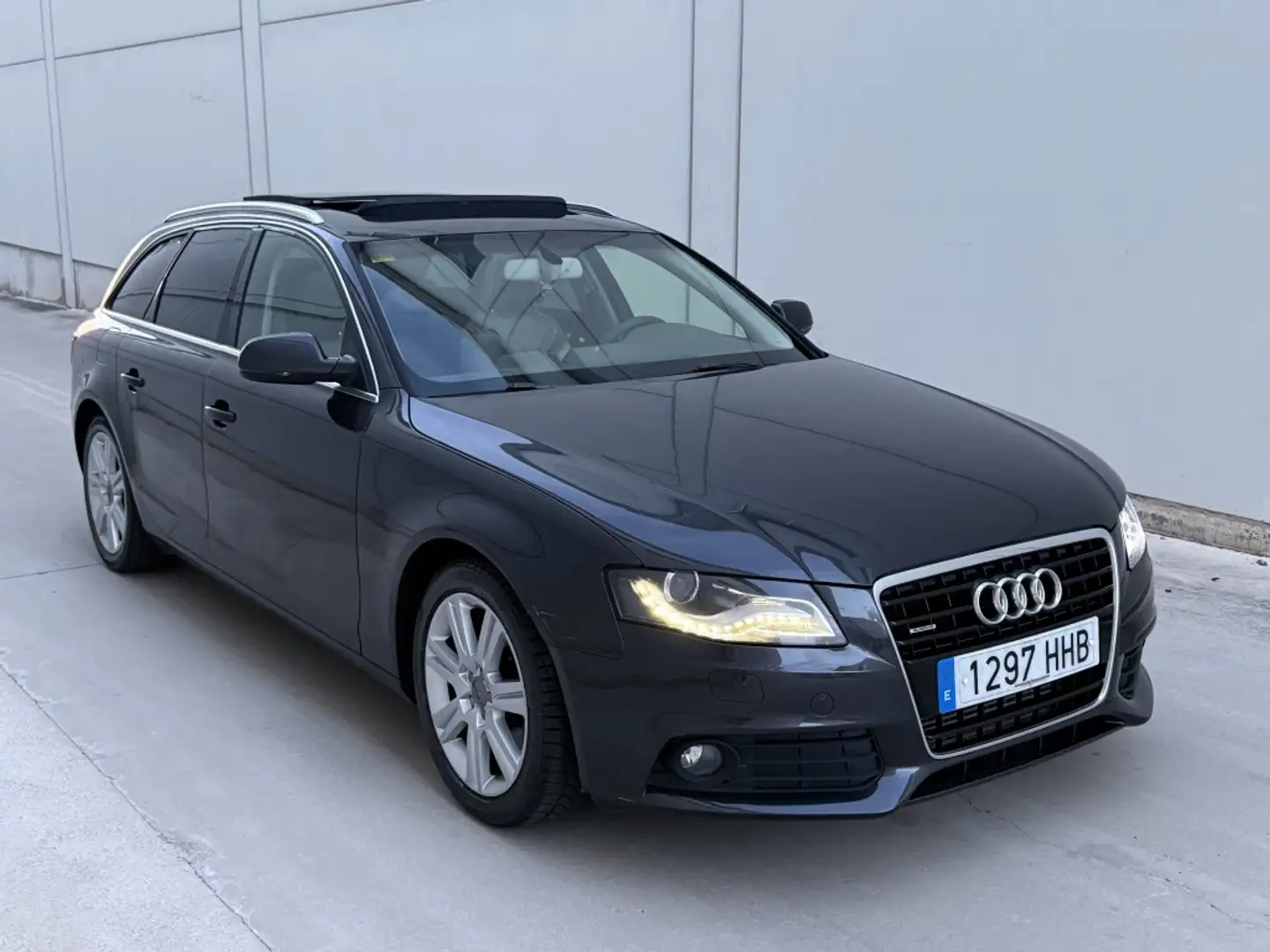 Audi A4 Familiar Automático de 5 Puertas Noir - 1