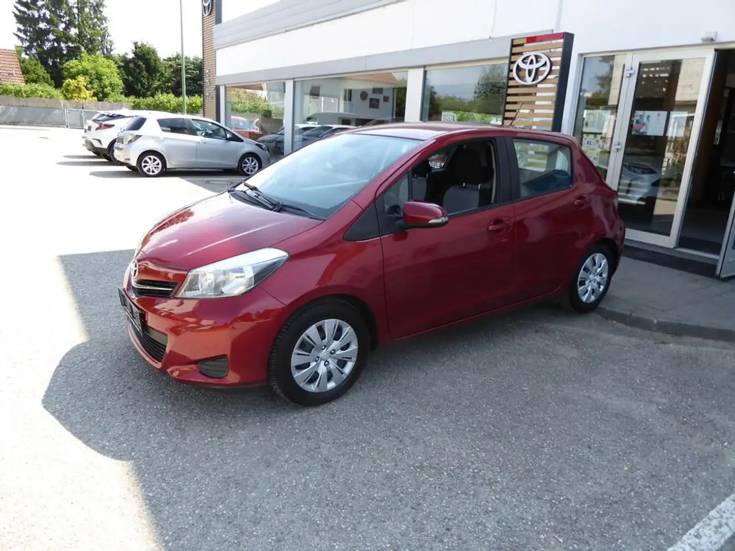 Toyota Yaris 1,0 VVT-i Active Rot - 2
