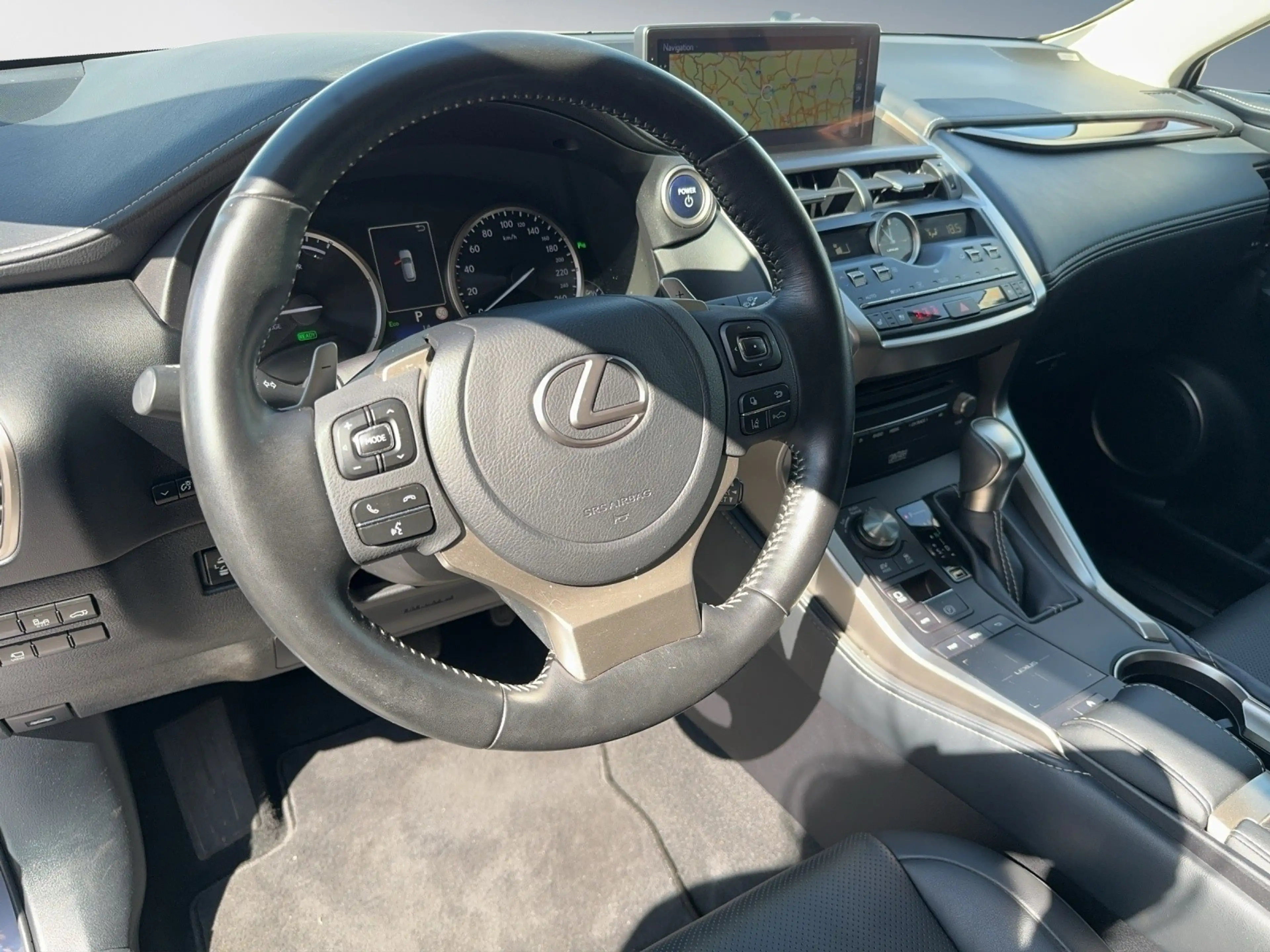 Lexus NX 300 h*LUXURY*4x4*PANO*MARKLEV 15J-GARANTIE — photo 10