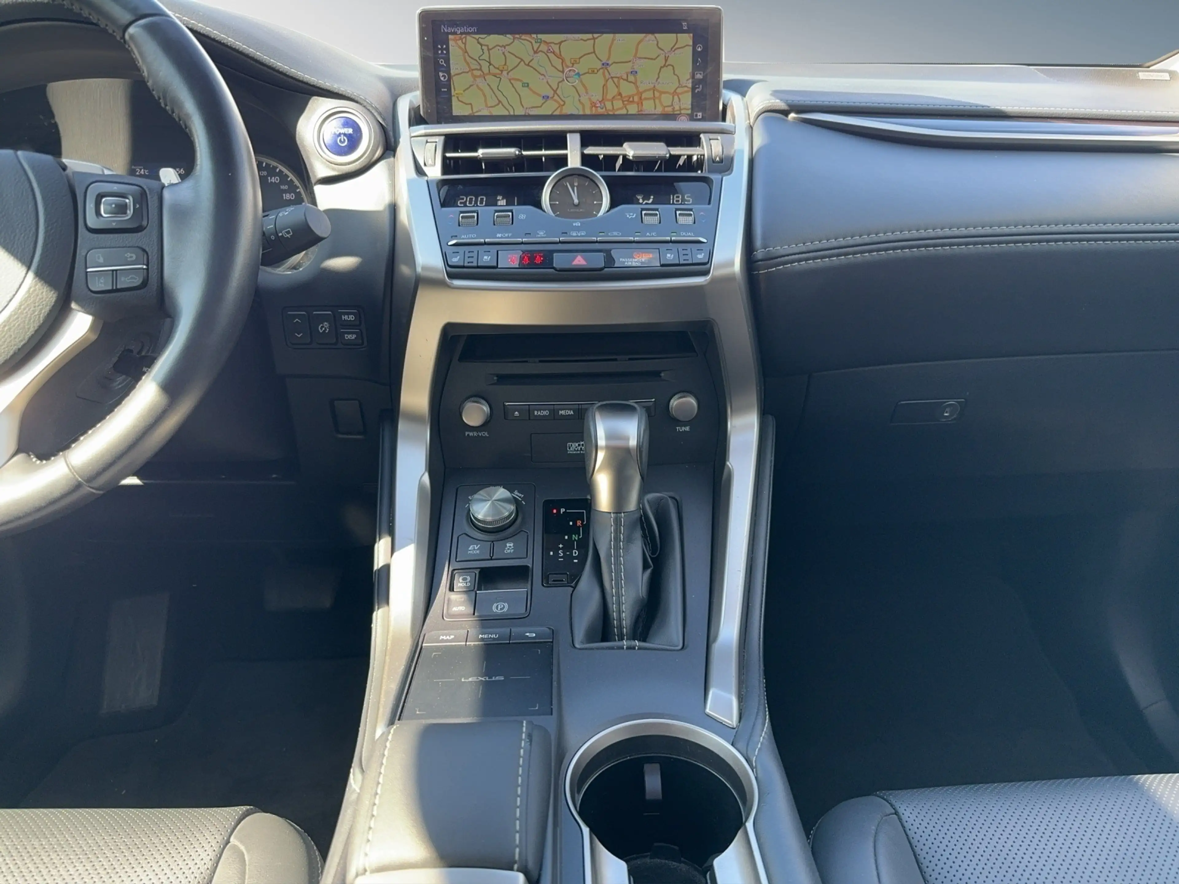 Lexus NX 300 h*LUXURY*4x4*PANO*MARKLEV 15J-GARANTIE — photo 14