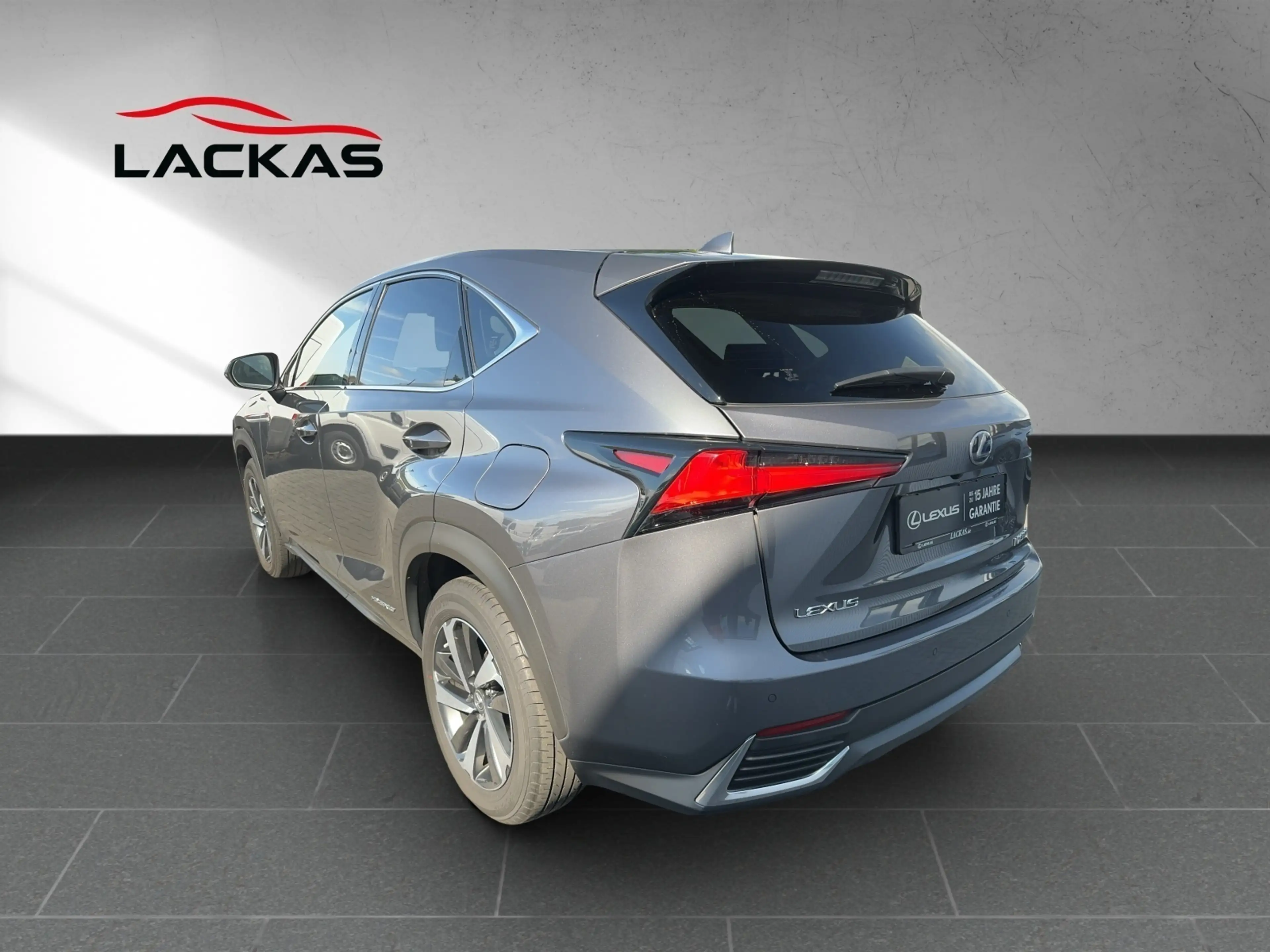 Lexus NX 300 h*LUXURY*4x4*PANO*MARKLEV 15J-GARANTIE — photo 3