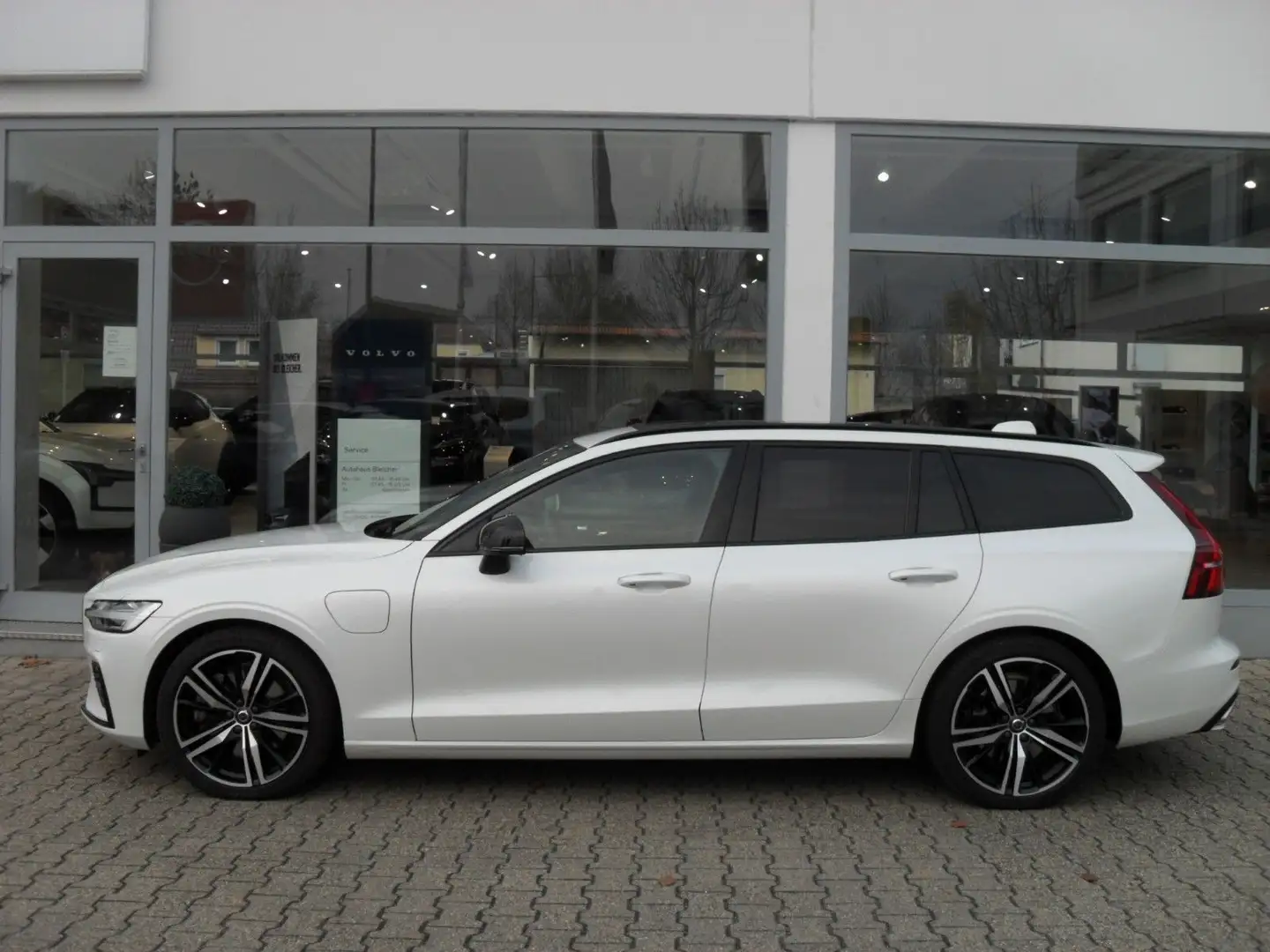 Volvo V60 T8 R Design | AWD Weiß - 2