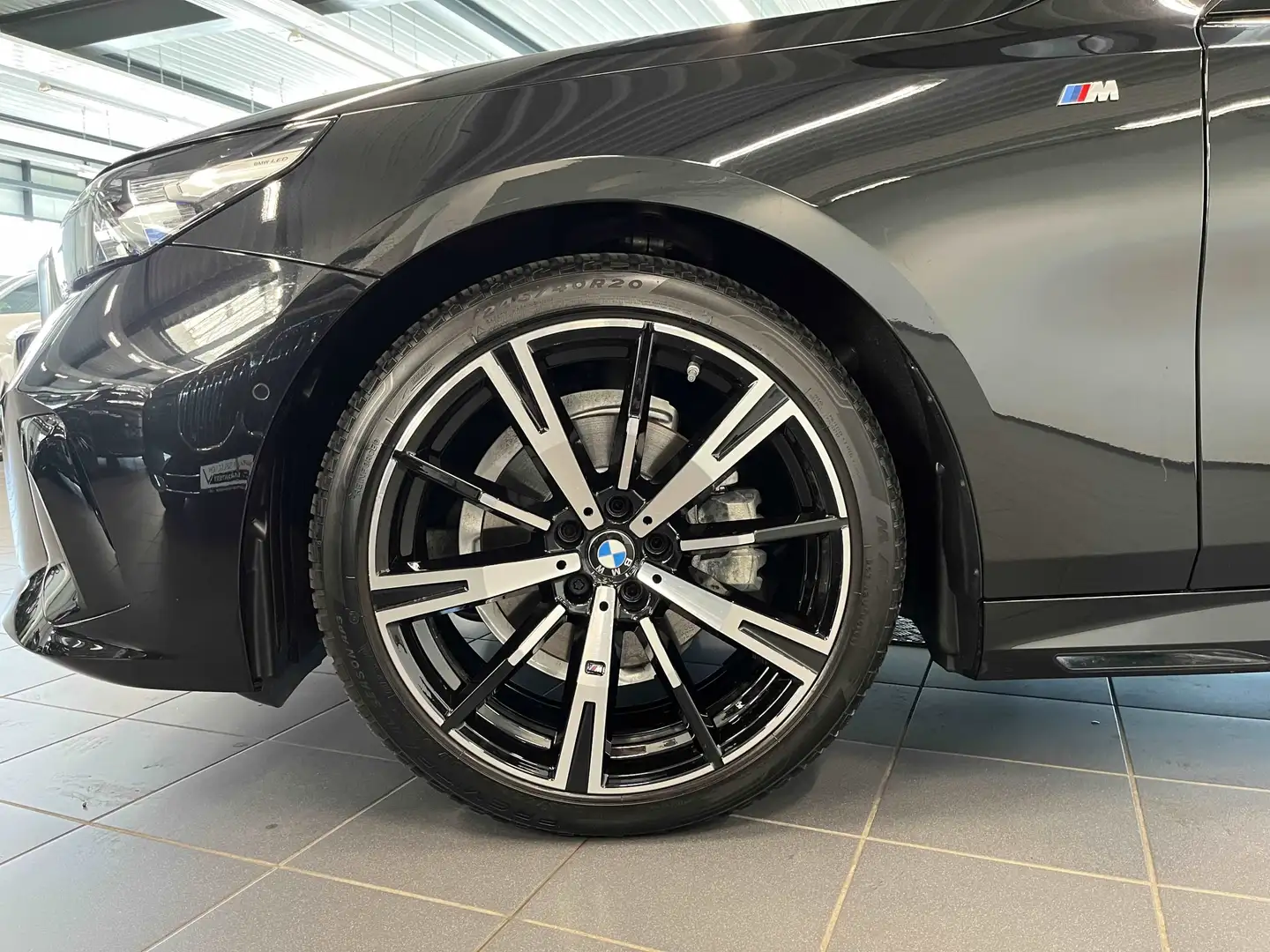 BMW 520 d Touring M Sport HUD PANO ACC 360°KAM RFK Schwarz - 2