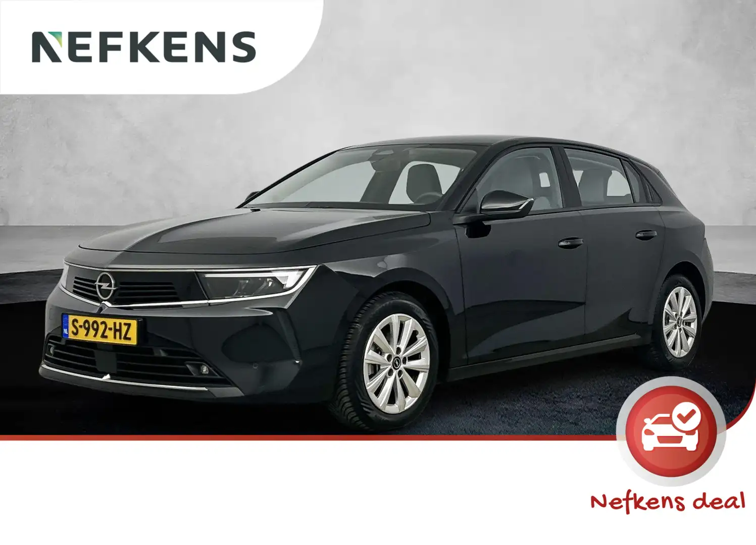 Opel Astra 110pk Edition | Navigatie | Parkeersensoren VOOR+A Zwart - 1
