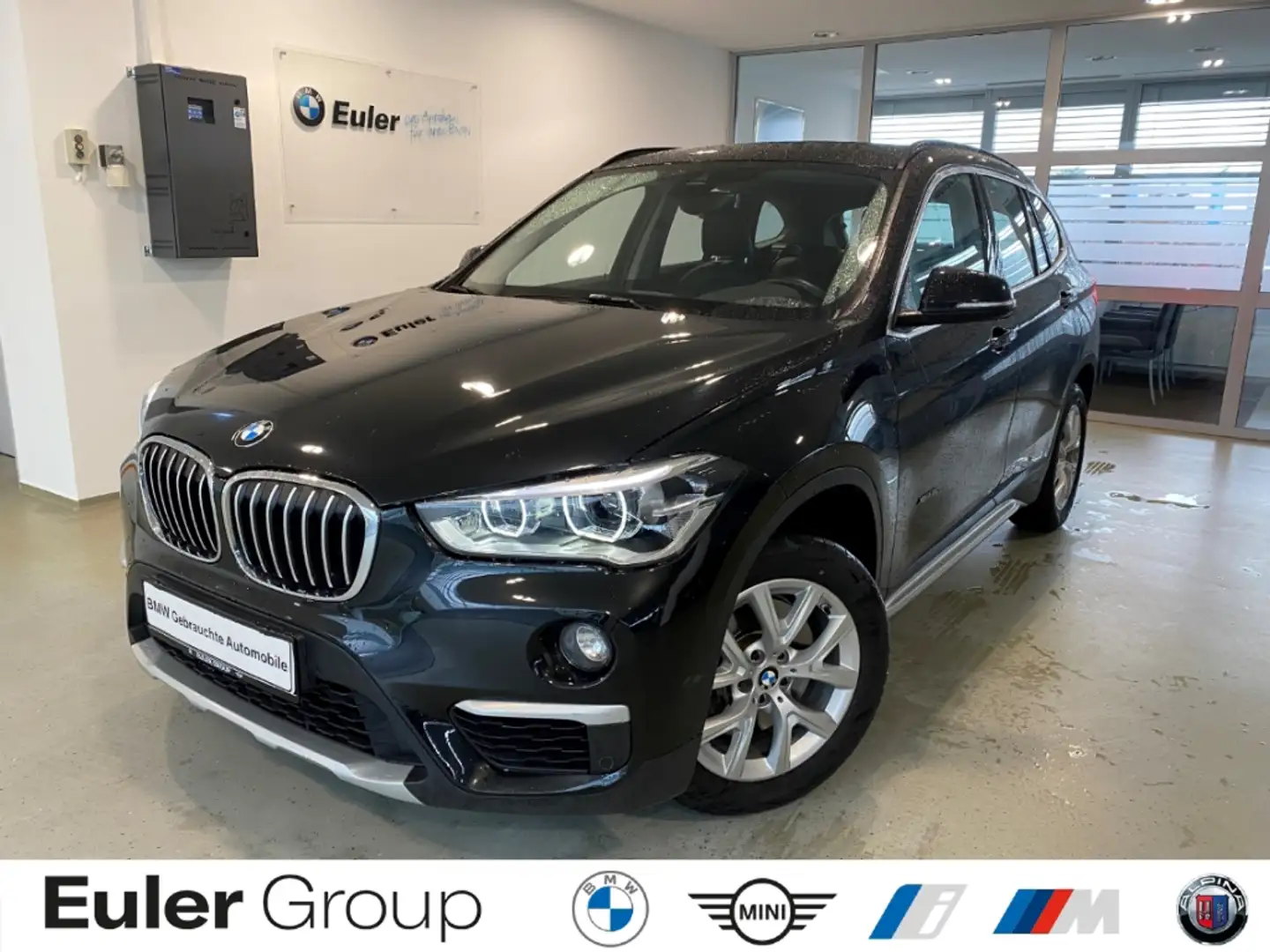 BMW X1 xDrive 20i Leder Navi LED El. Heckklappe Sportsitz Schwarz - 1