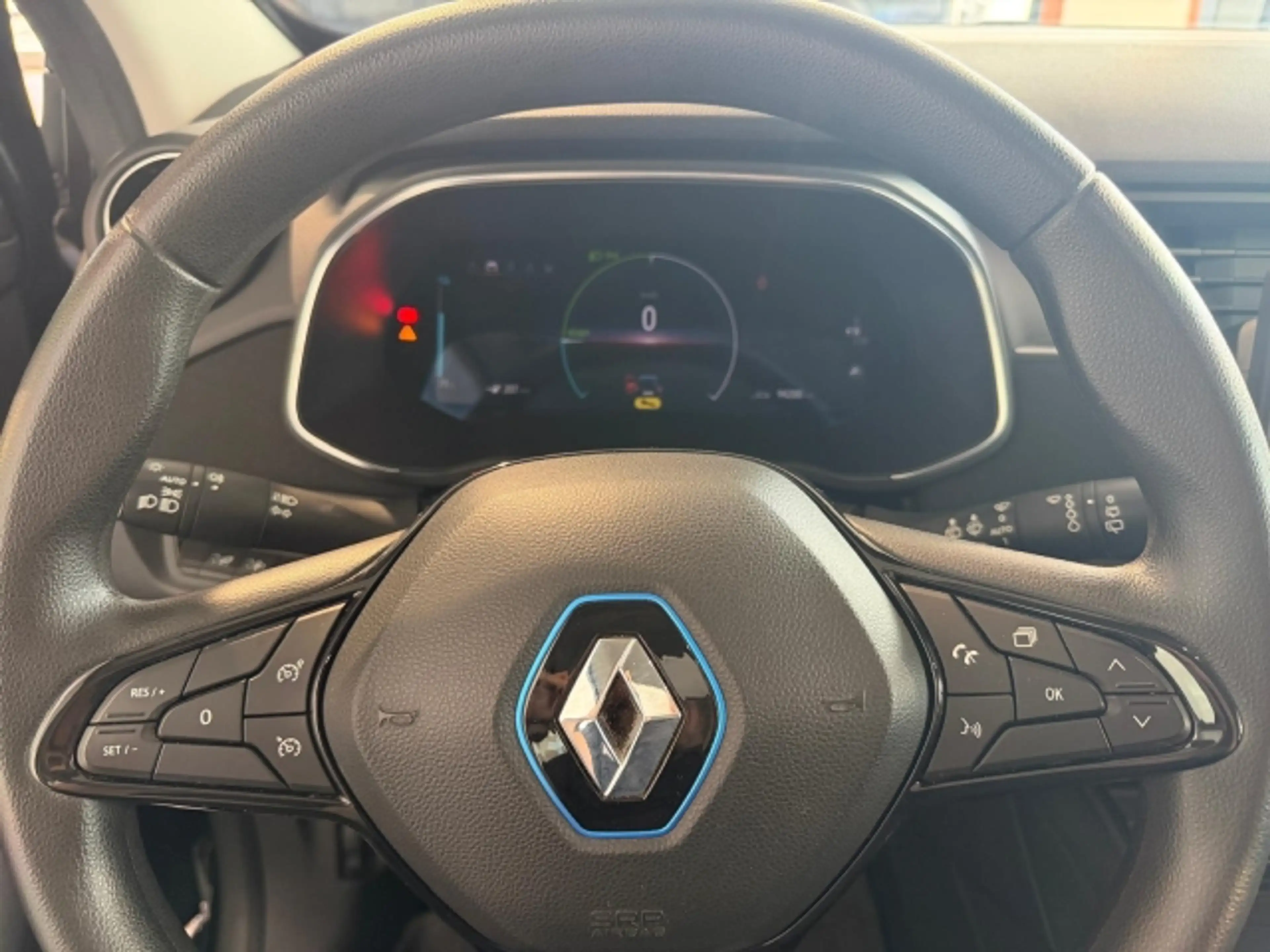 Renault ZOE ZOE Z.E. Life R110 — photo 13