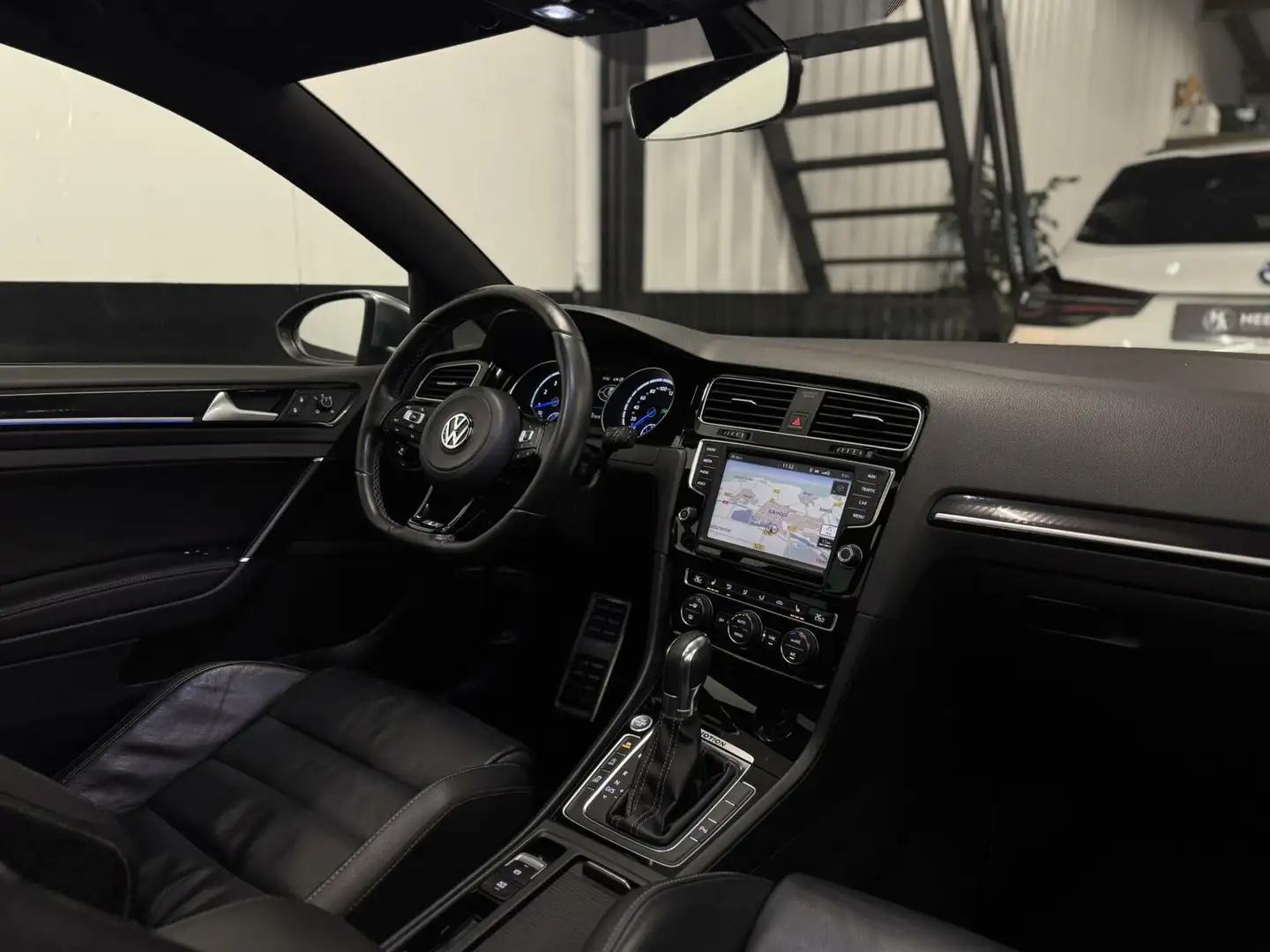 Volkswagen Golf 2.0 TSI R 4Motion|Pano|Leer|Kessy|CarPlay| Grau - 2