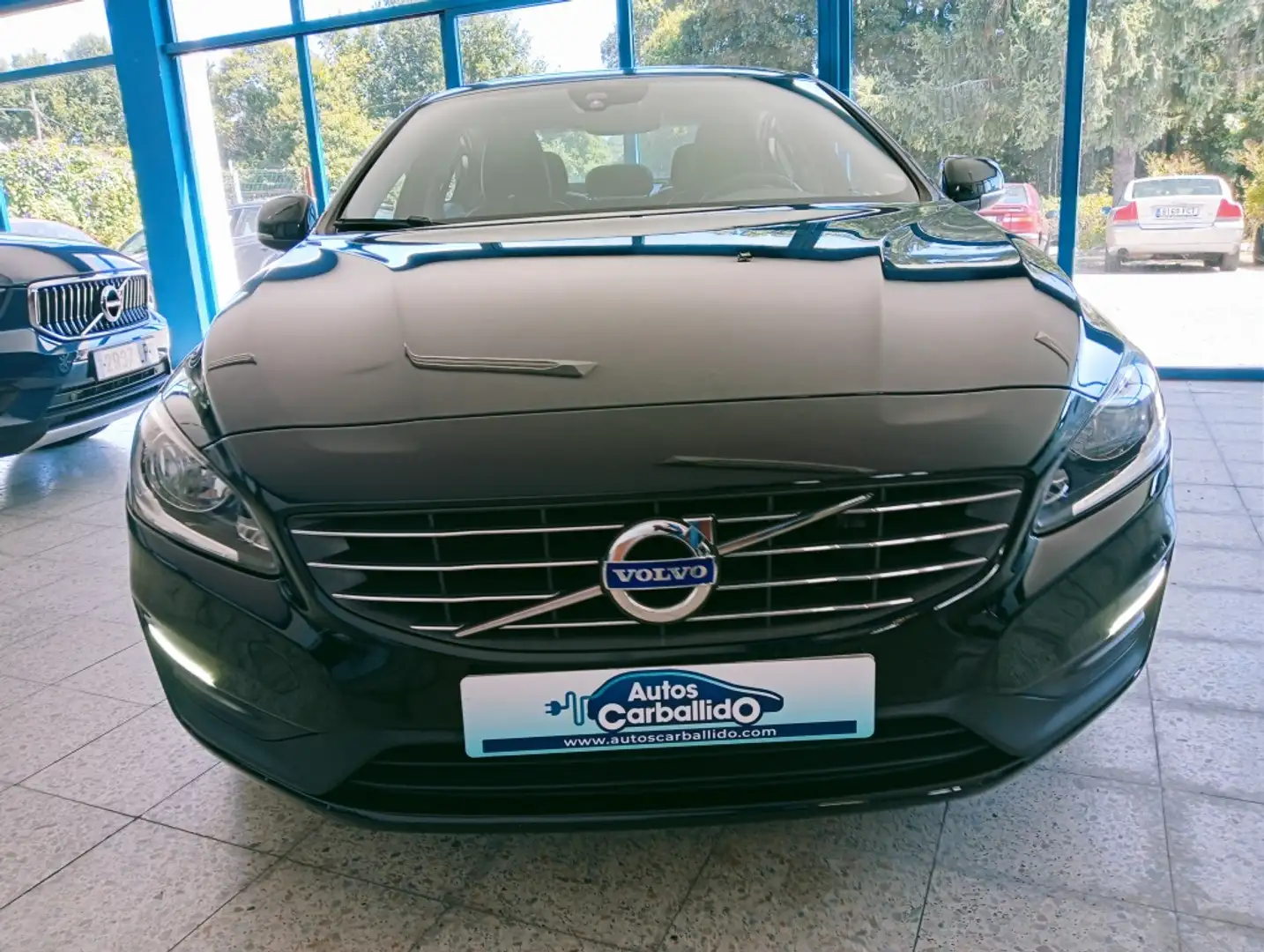 Volvo S60 D3 Momentum 150 Negro - 1