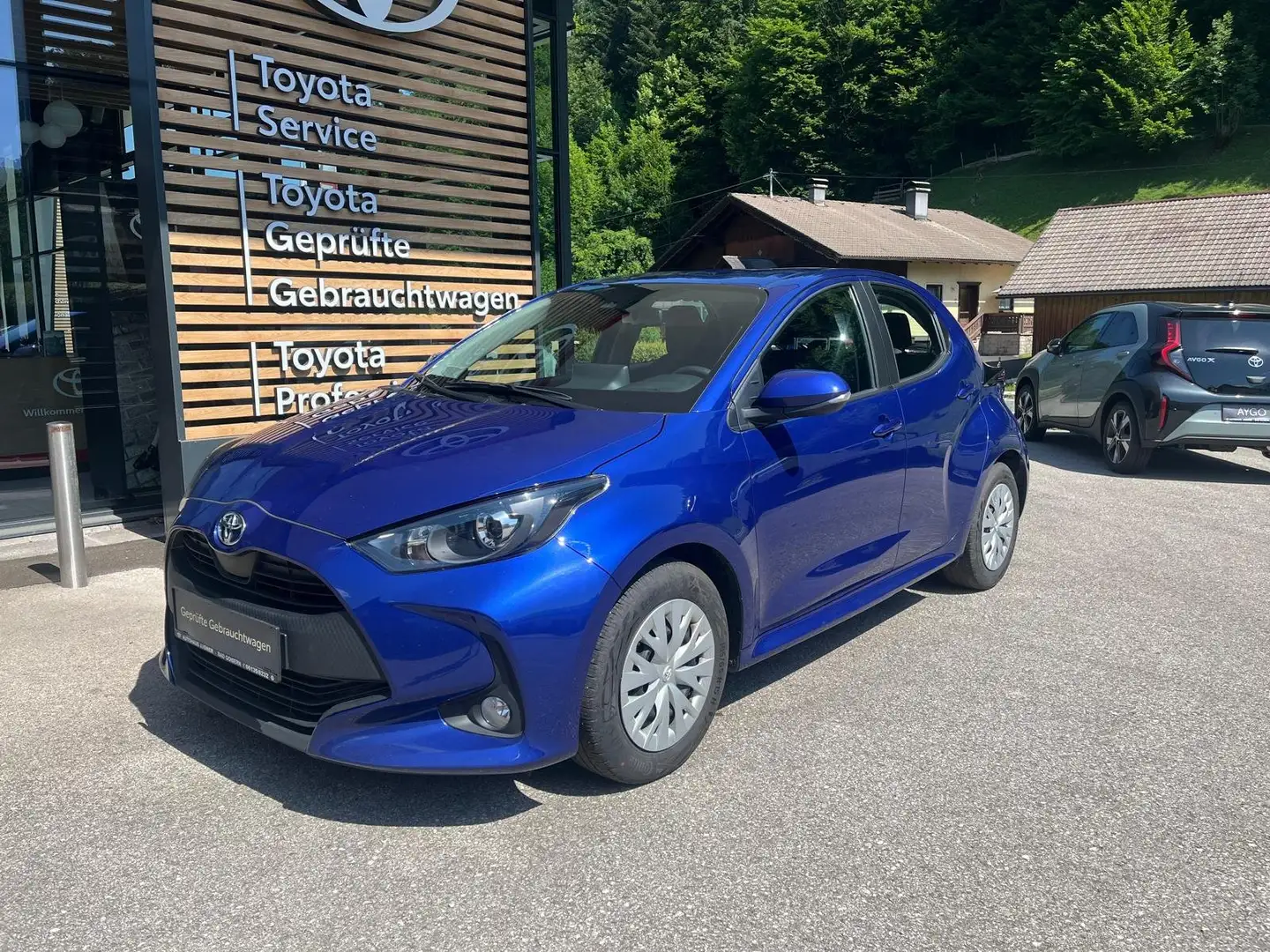 Toyota Yaris 1,0l Active Blau - 2