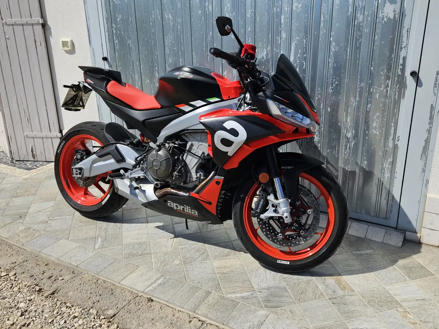 Aprilia Tuono Nero - 2