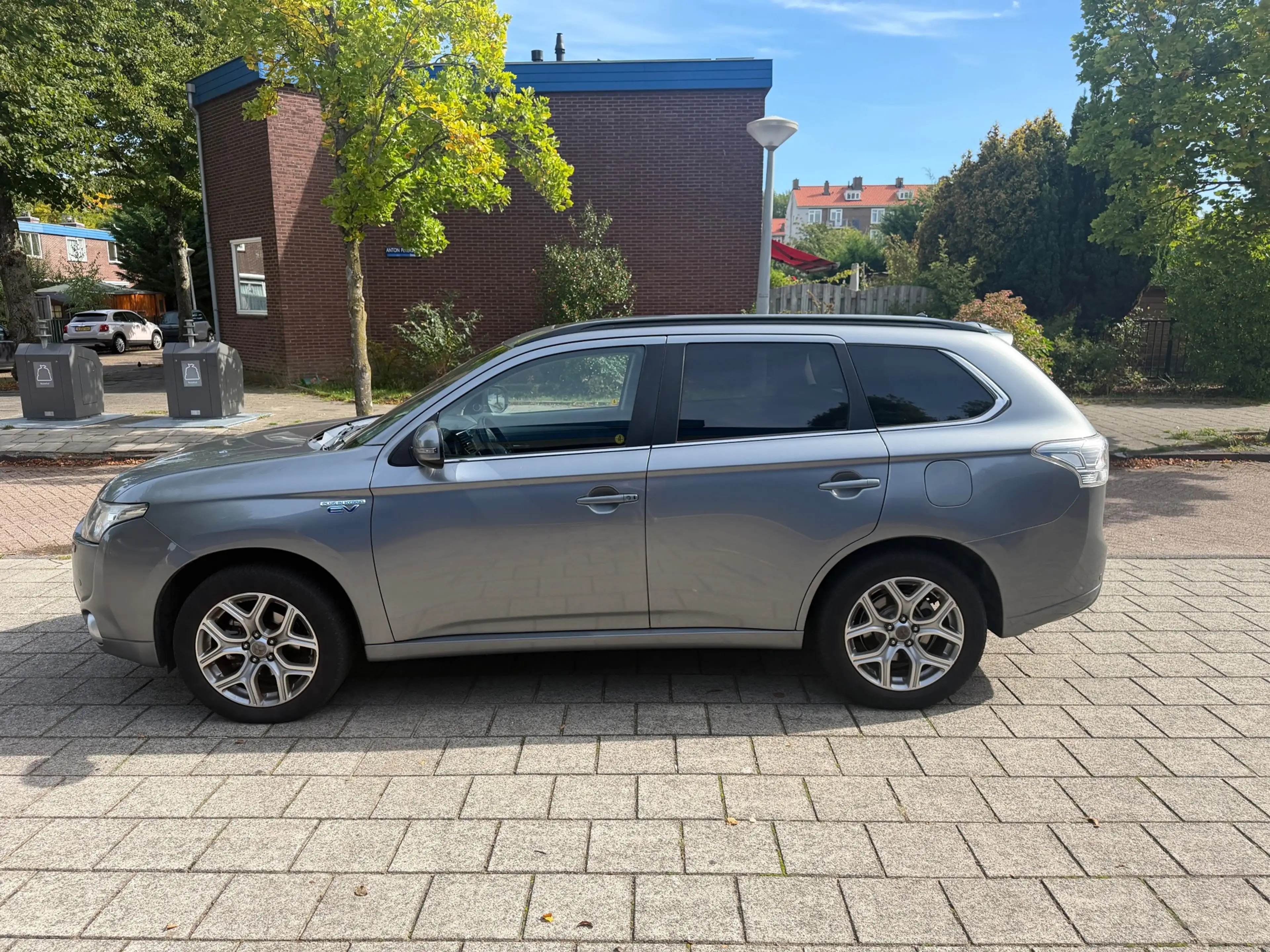 Mitsubishi Outlander 2.0 PHEV Instyle NAP Leder Panorama Cruise — photo 4