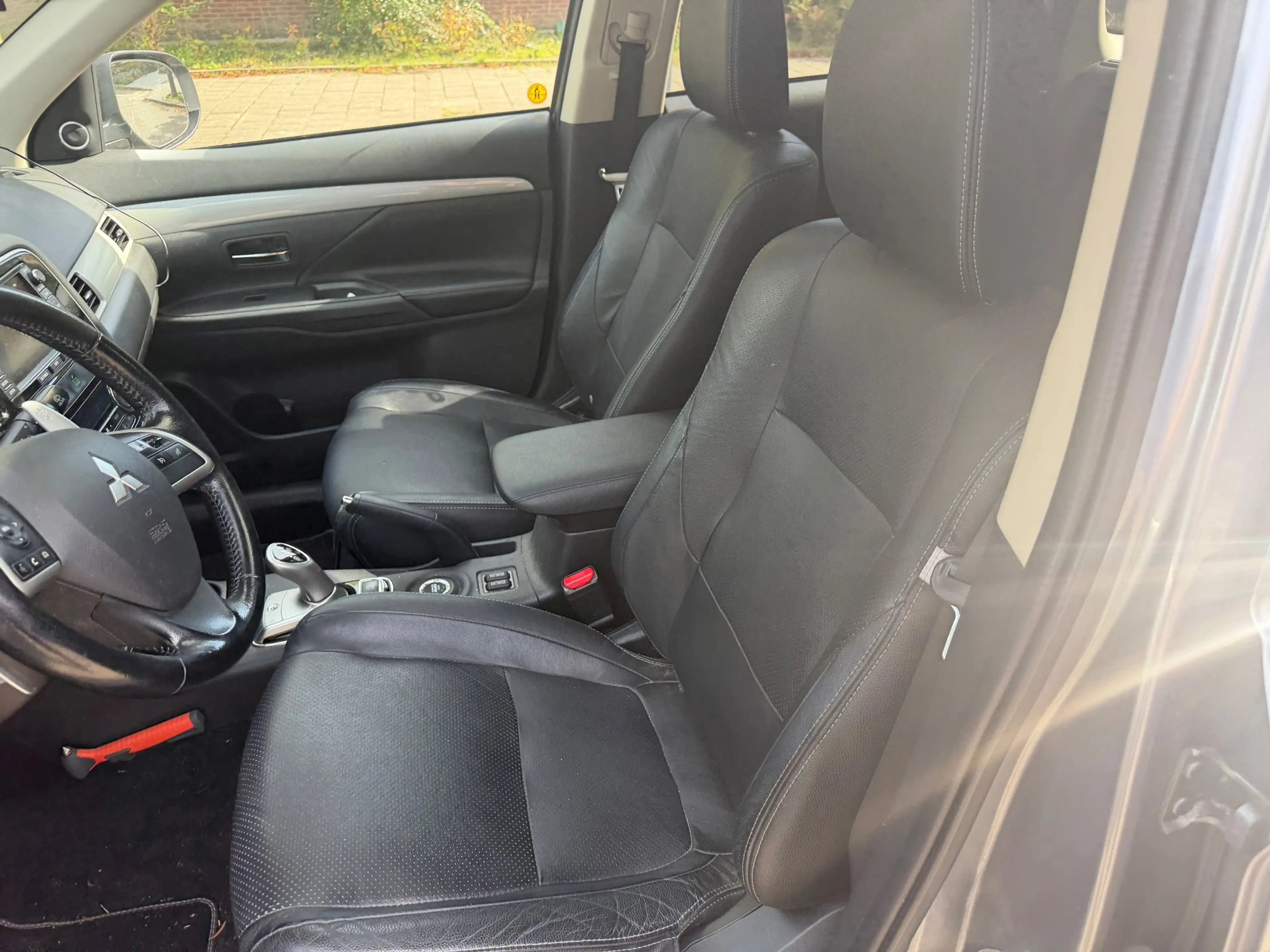 Mitsubishi Outlander 2.0 PHEV Instyle NAP Leder Panorama Cruise — photo 15
