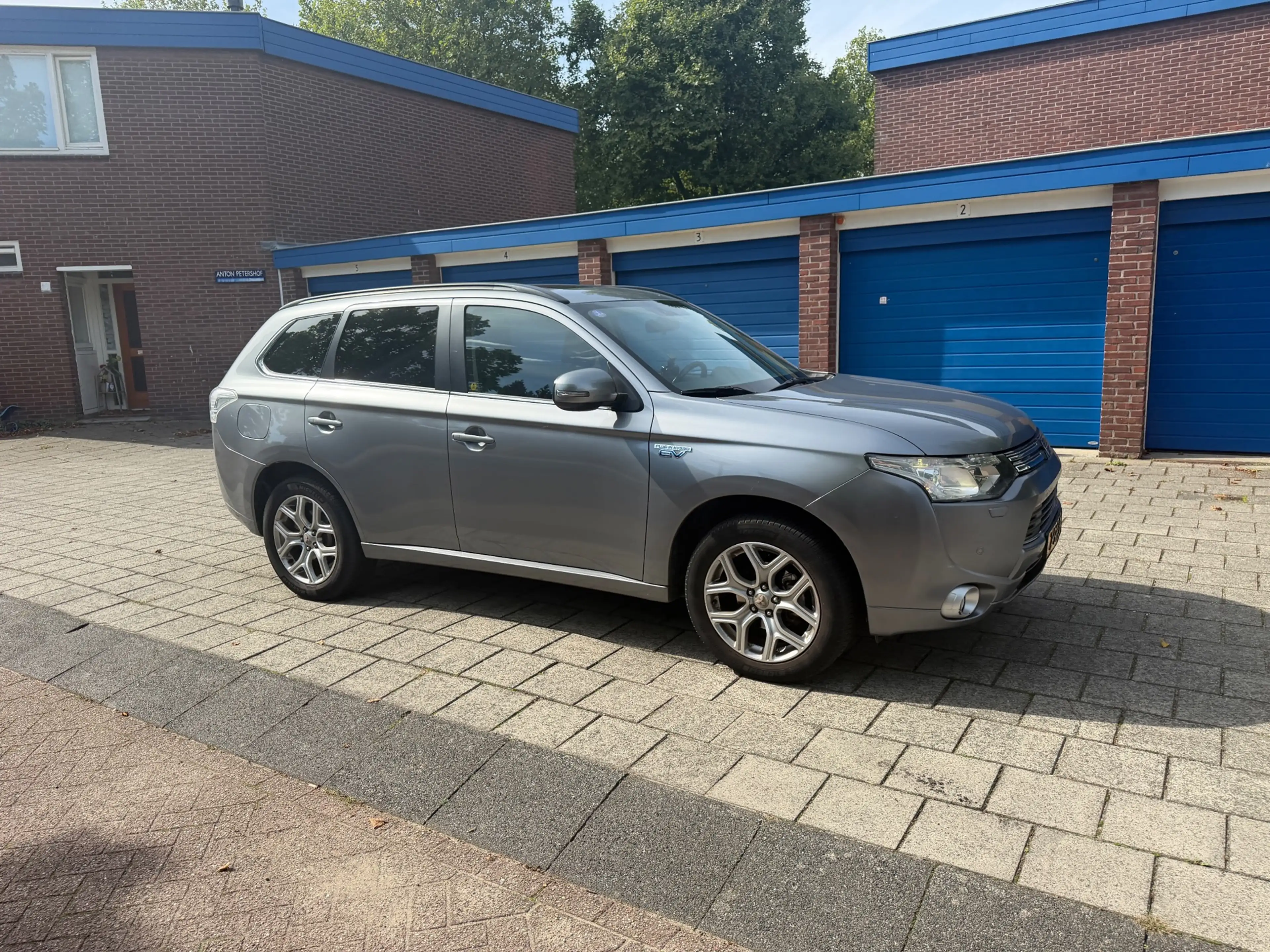 Mitsubishi Outlander 2.0 PHEV Instyle NAP Leder Panorama Cruise — photo 8