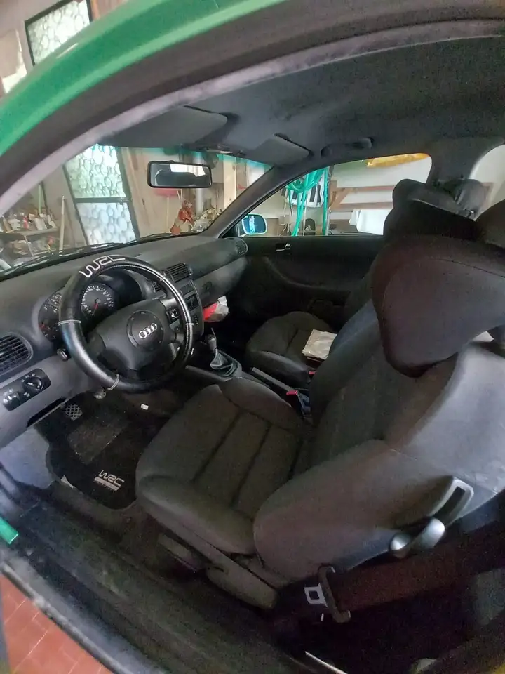 Audi A3 3p 1.8 Ambiente, foto 4
