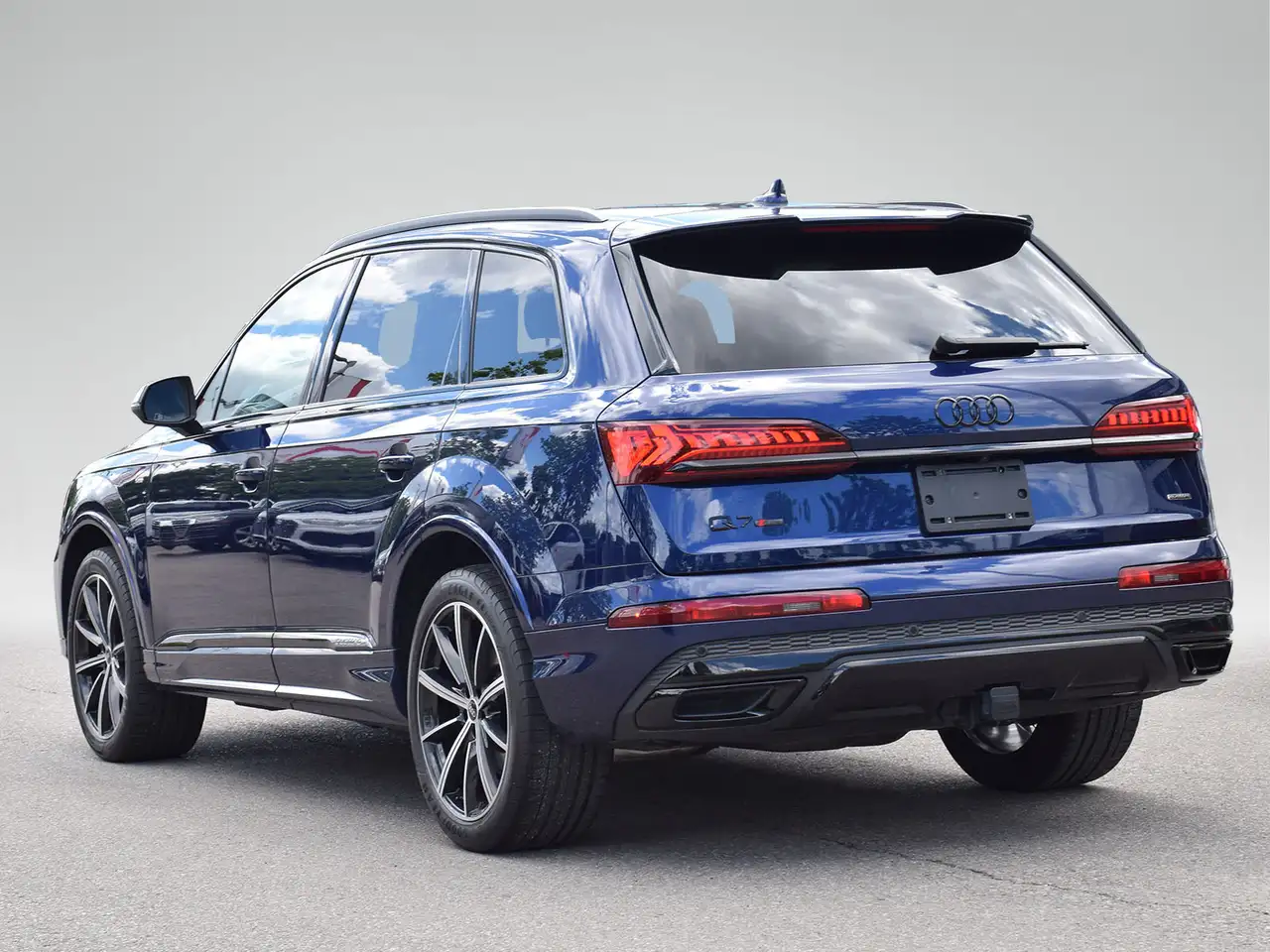 Audi Q7 photo Audi Q7