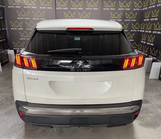 Peugeot 3008 view 5