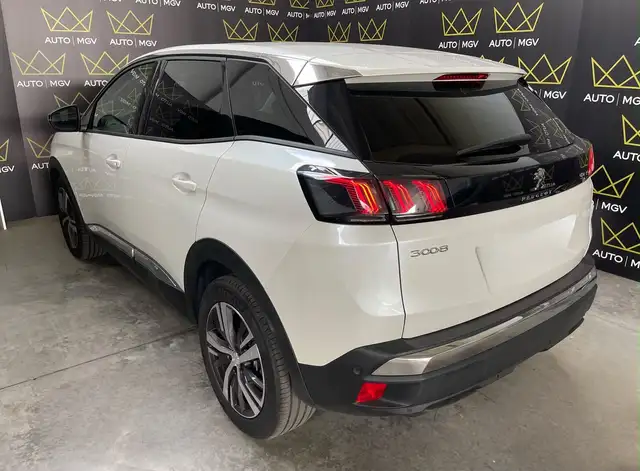 Peugeot 3008 view 6