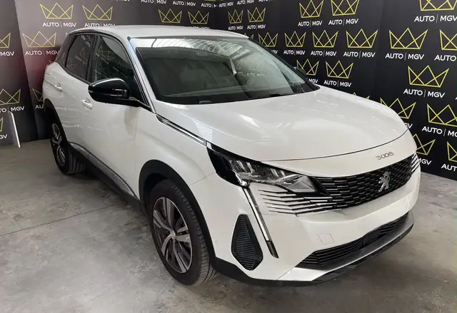 Peugeot 3008 view 3