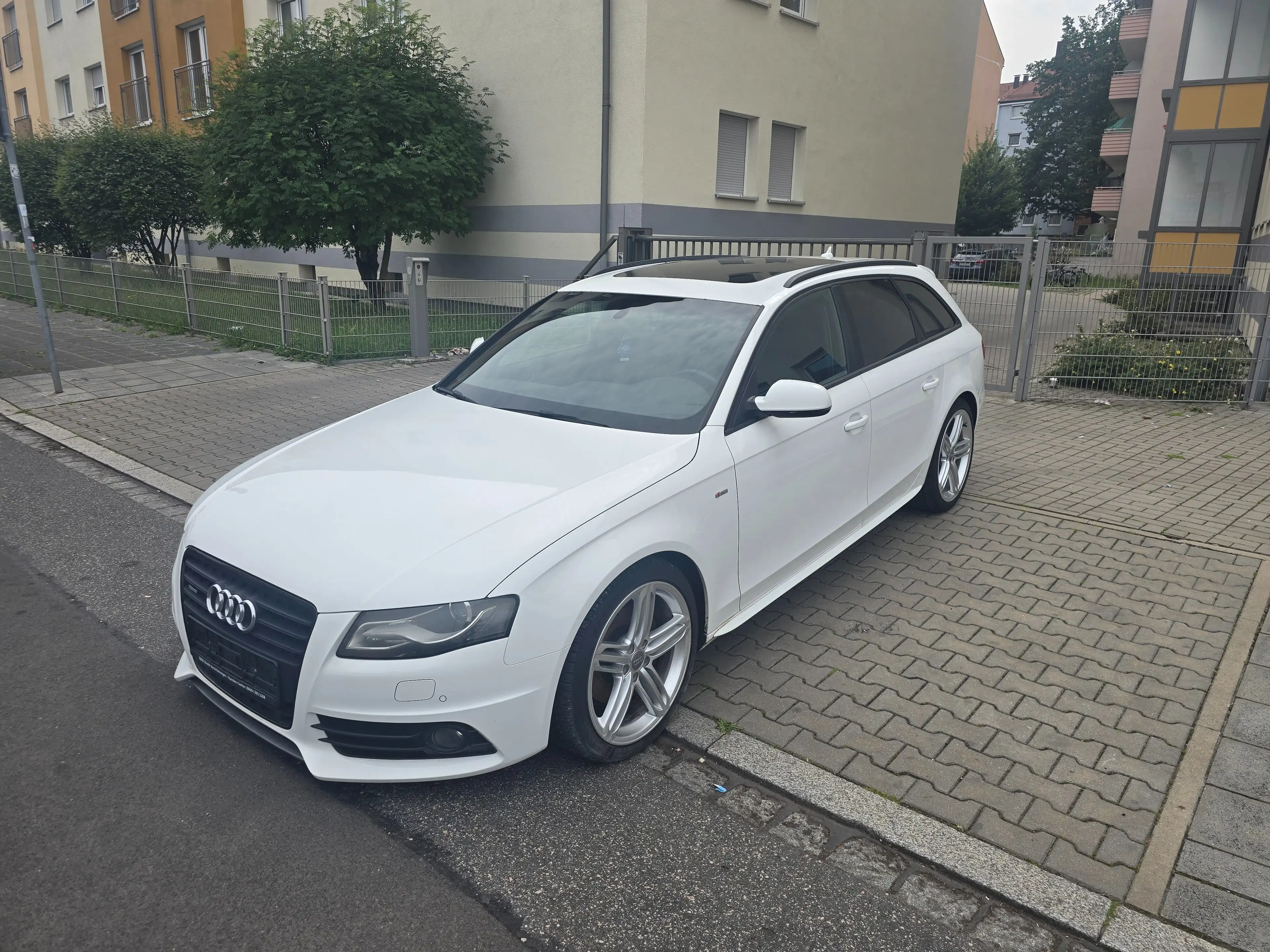 Audi A4 S line Sportpaket / plus quattro