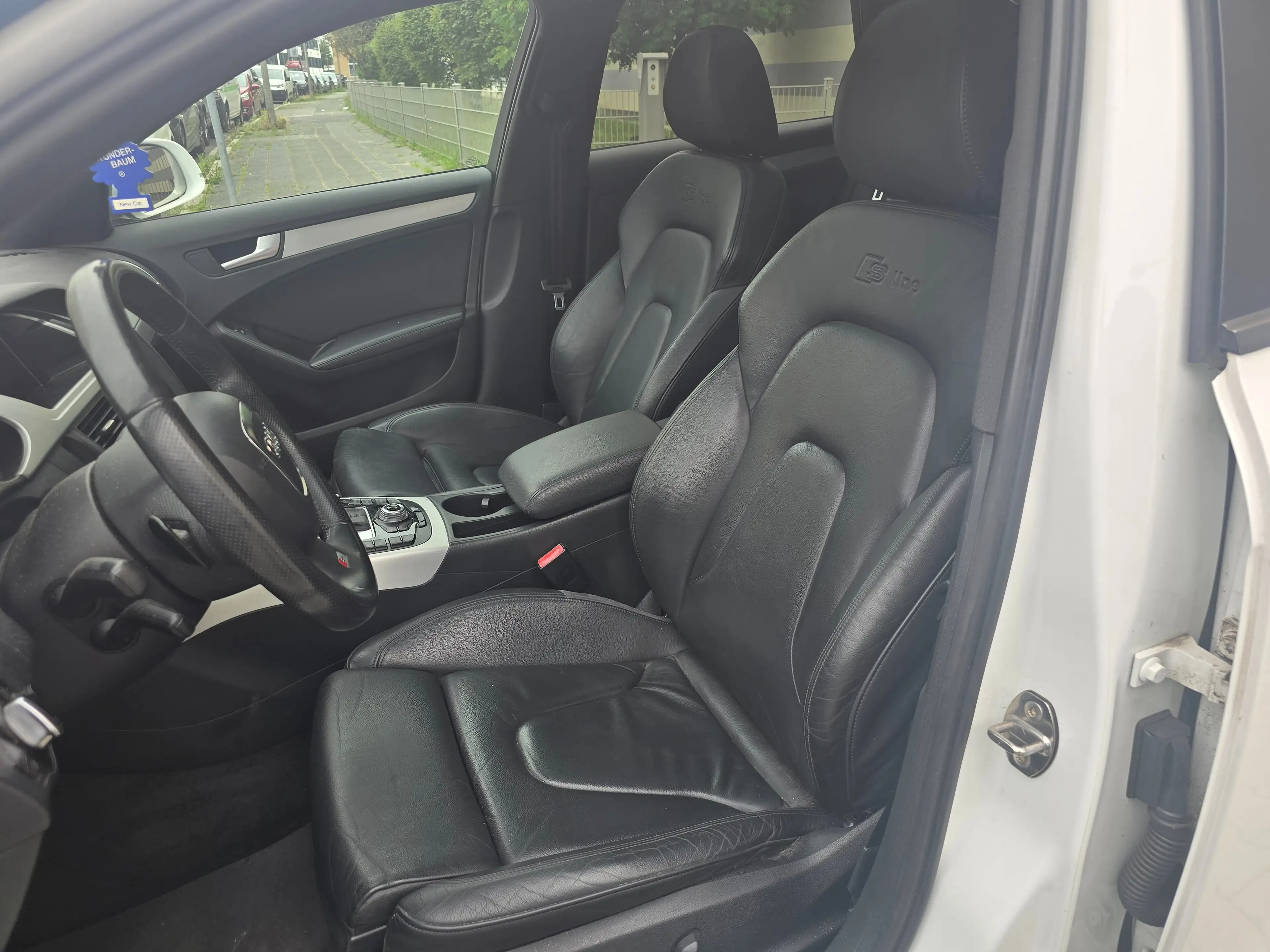 Audi A4 S line Sportpaket / plus quattro — photo 11