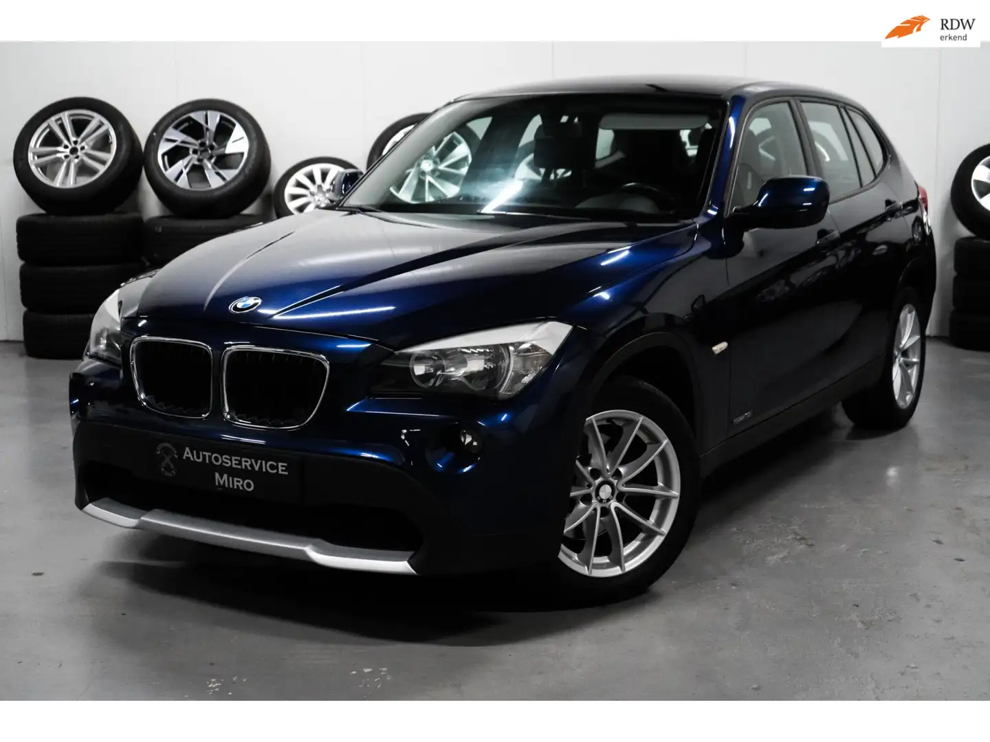BMW X1 SDrive18i Executive Airco l Leder l Stoelverw. l T Blau - 1