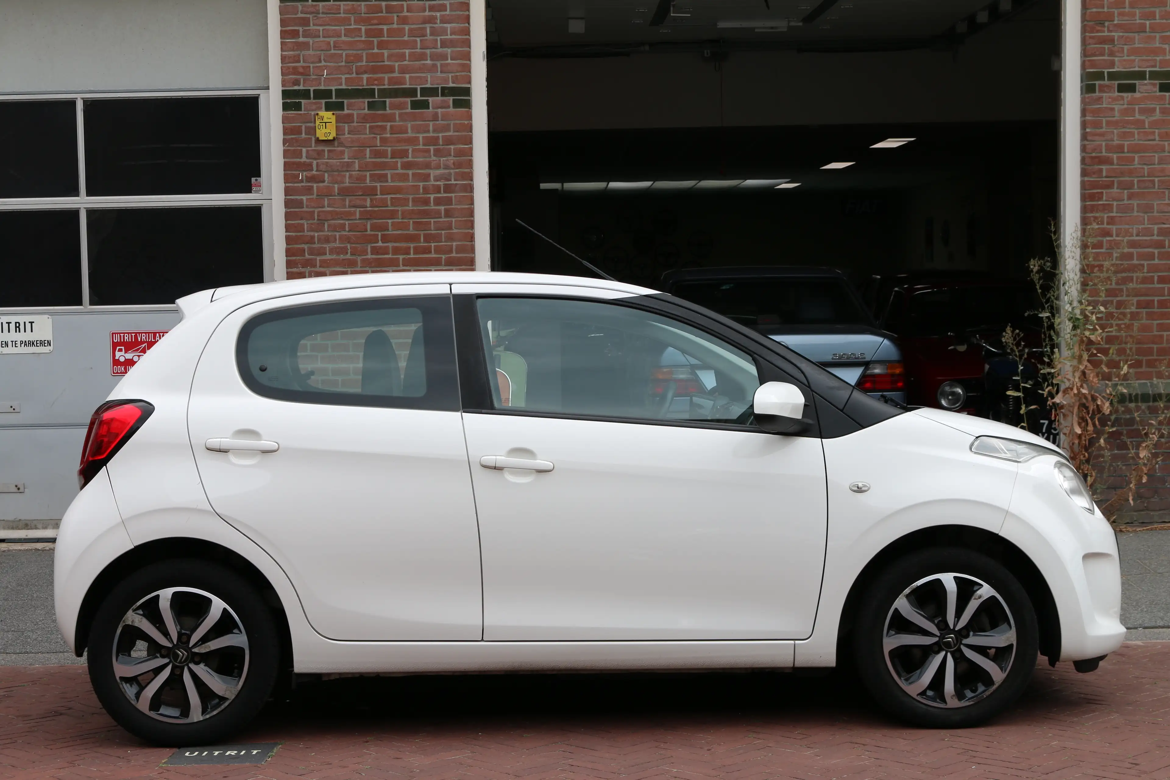Citroen C1 1.0 e-VTi Shine — photo 9