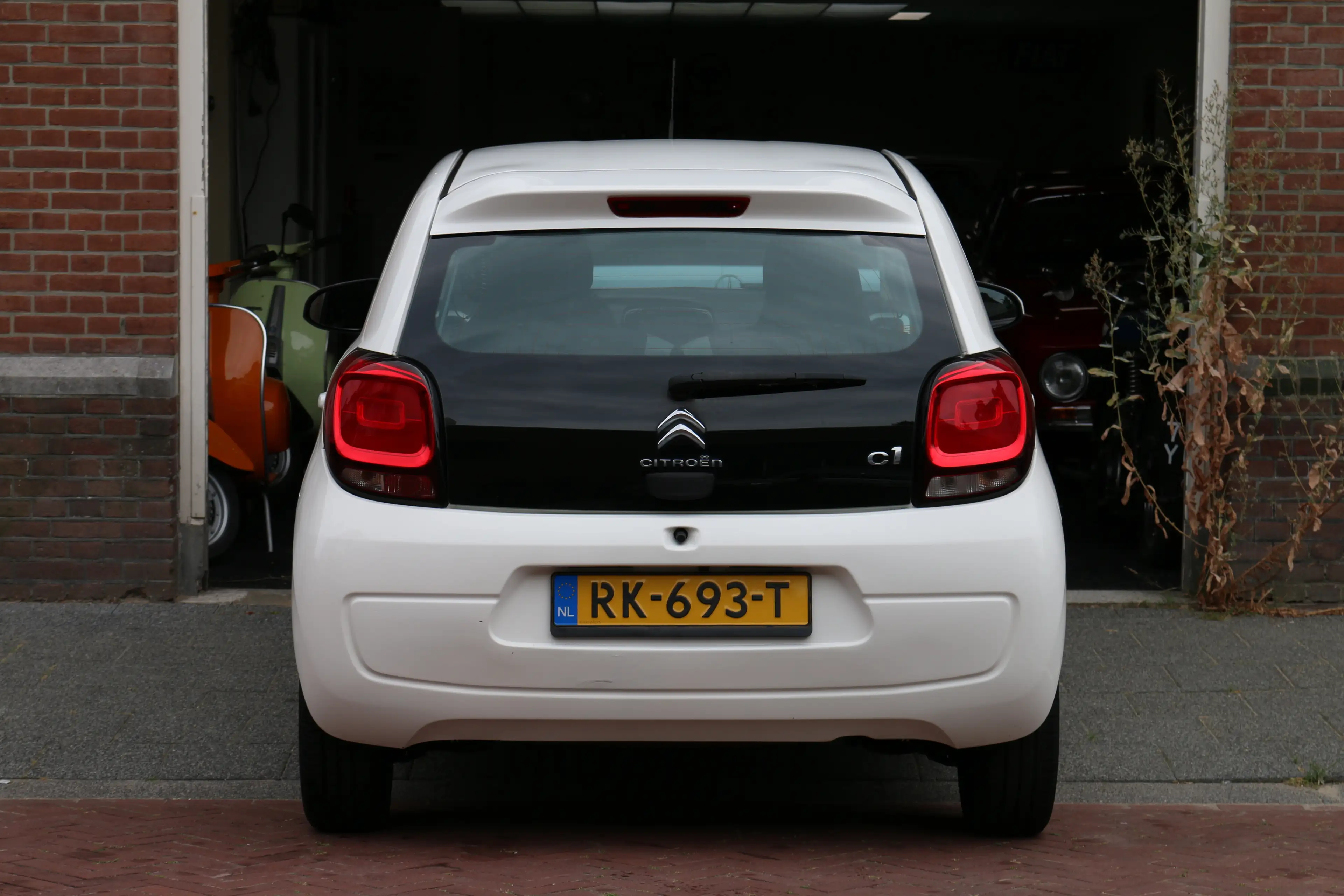 Citroen C1 1.0 e-VTi Shine — photo 7