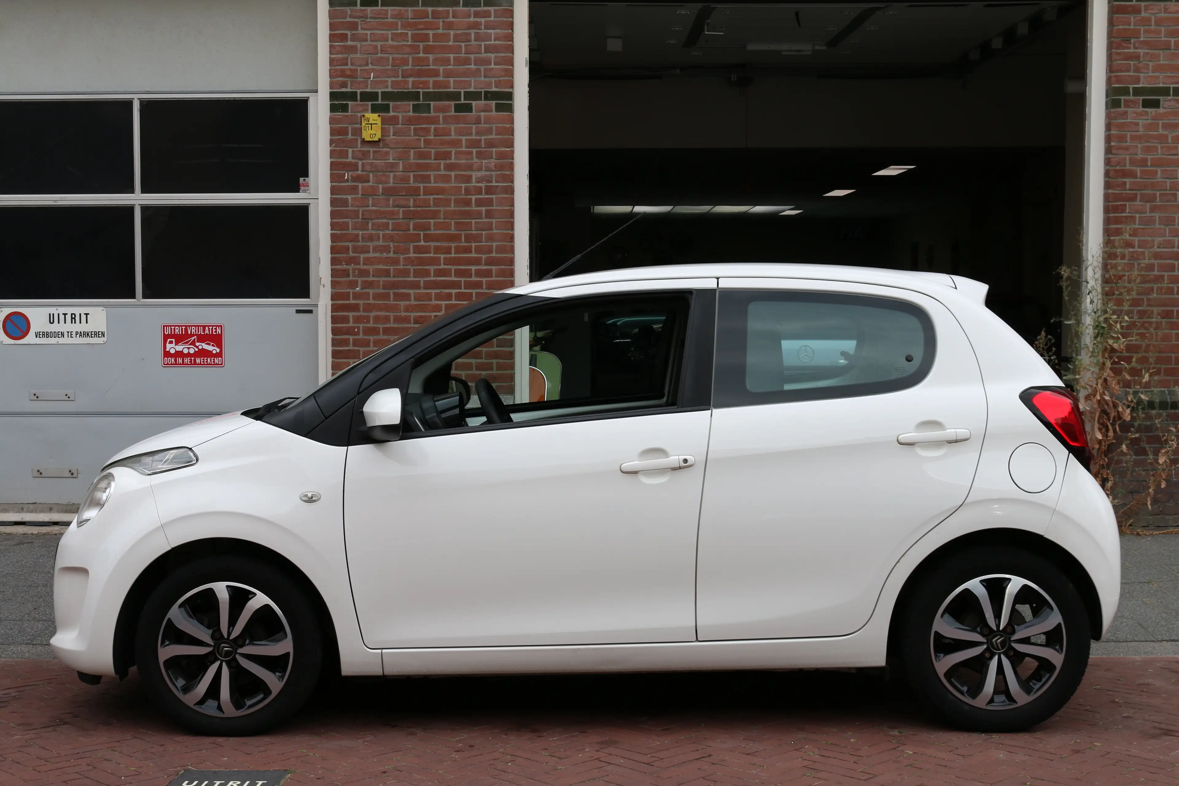 Citroen C1 1.0 e-VTi Shine — photo 5