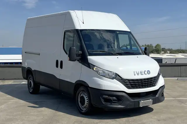 Iveco Daily view 3