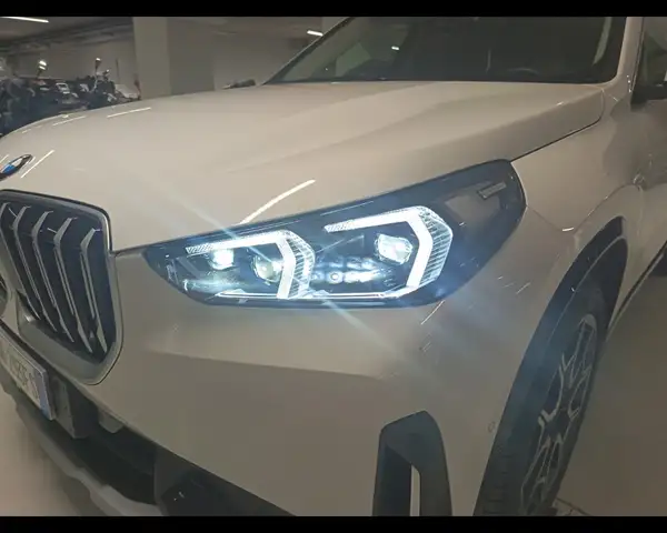 BMW X1 view 11