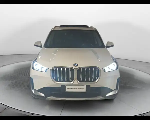 BMW X1 view 3