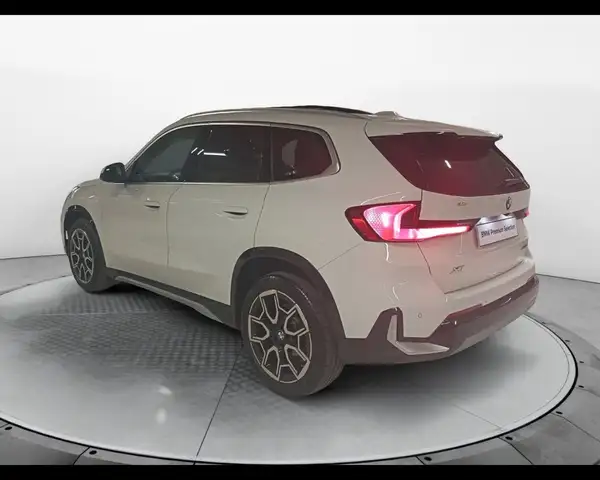 BMW X1 view 8