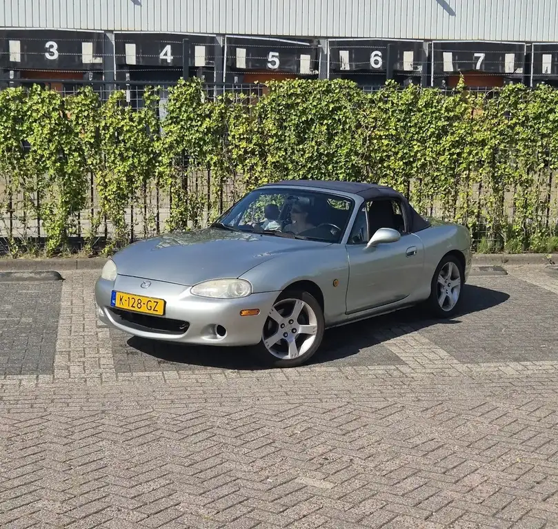Mazda MX-5 2003 из Европы — купить под ключ