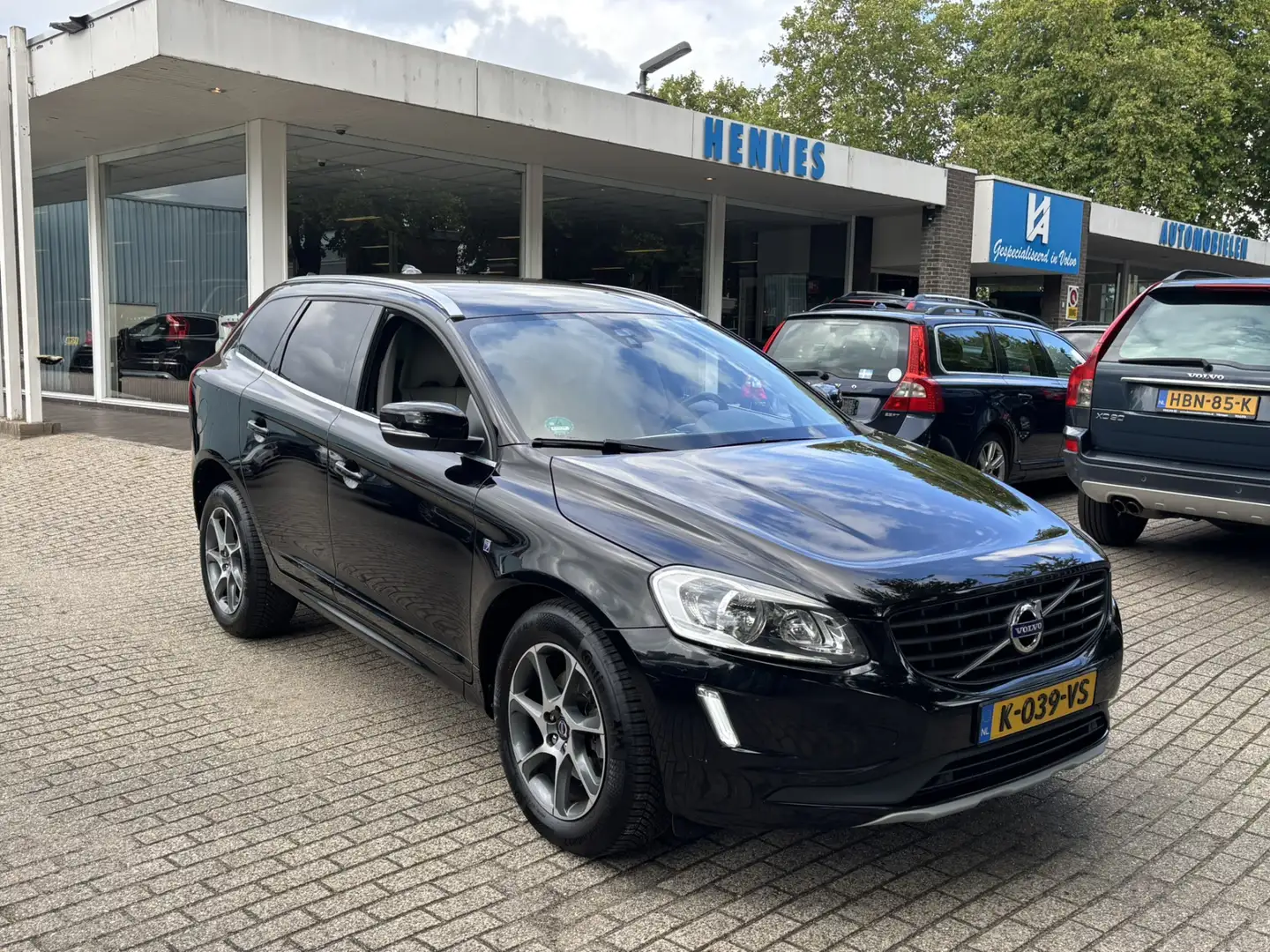 Volvo XC60 2.0 D3 Euro6 Ocean Race Leder Family Zwart - 1