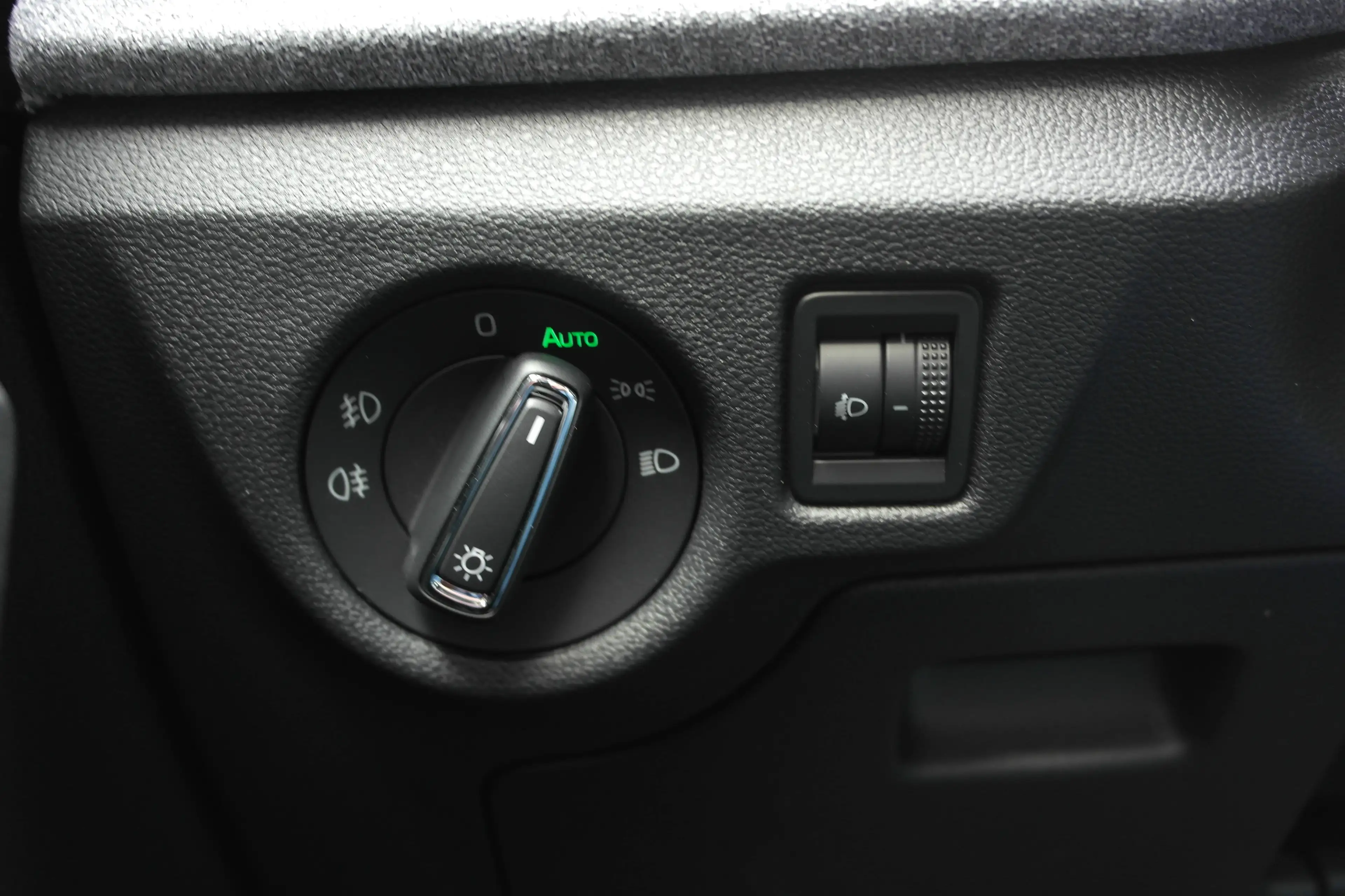 Skoda Kamiq Selection, Rückfahrkamera, DAB, Neuwagen mit Tageszulassung — photo 14
