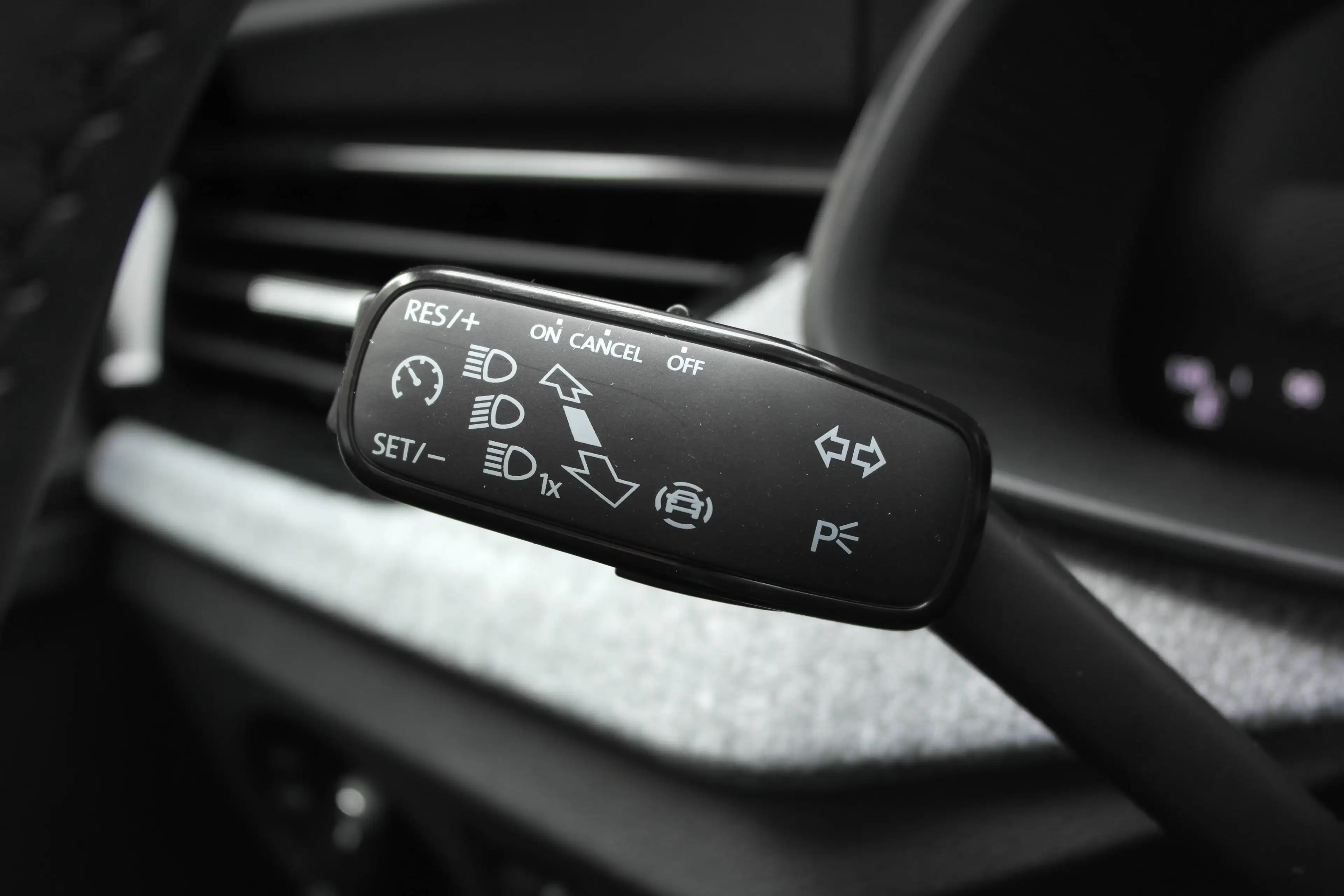Skoda Kamiq Selection, Rückfahrkamera, DAB, Neuwagen mit Tageszulassung — photo 13