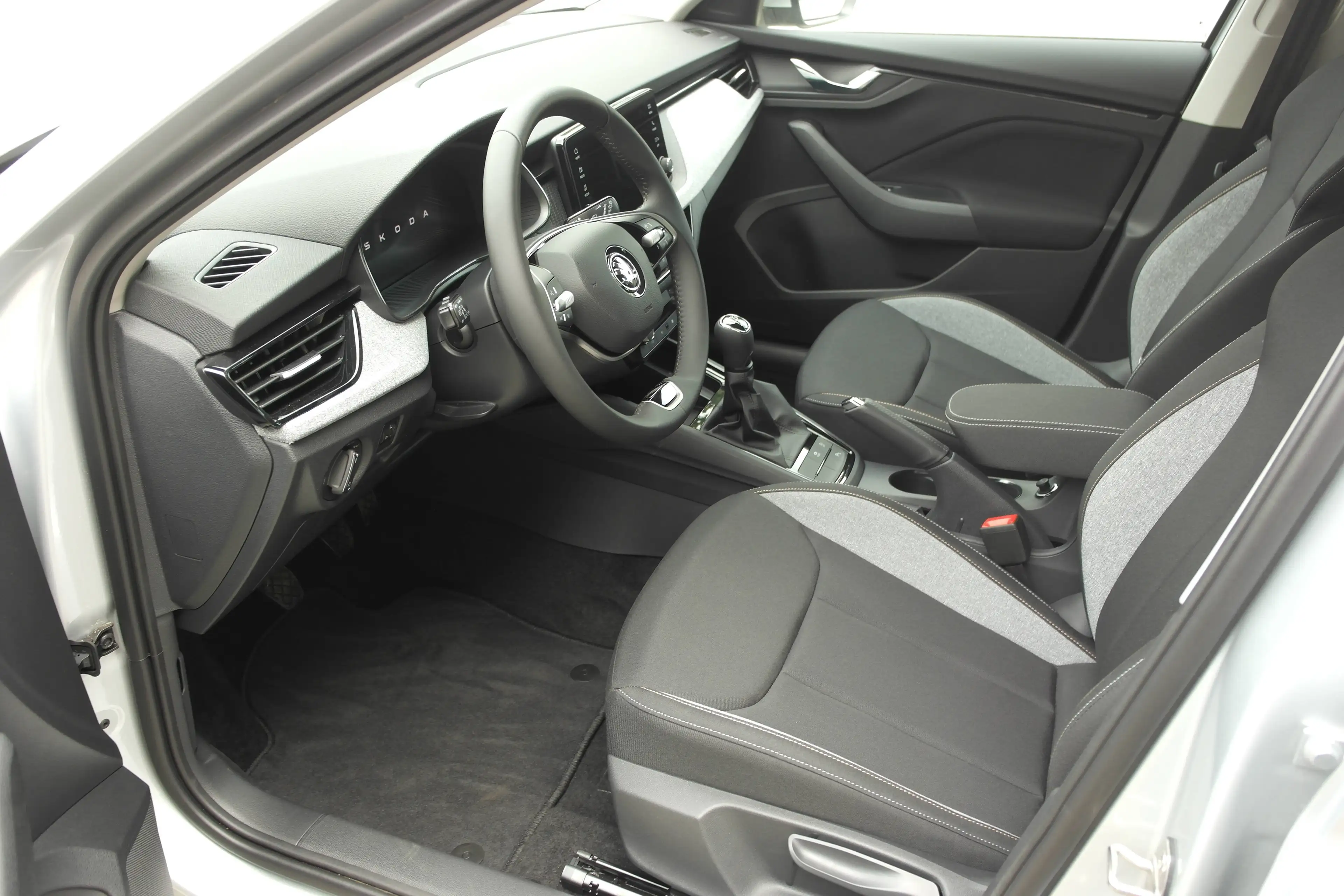 Skoda Kamiq Selection, Rückfahrkamera, DAB, Neuwagen mit Tageszulassung — photo 8