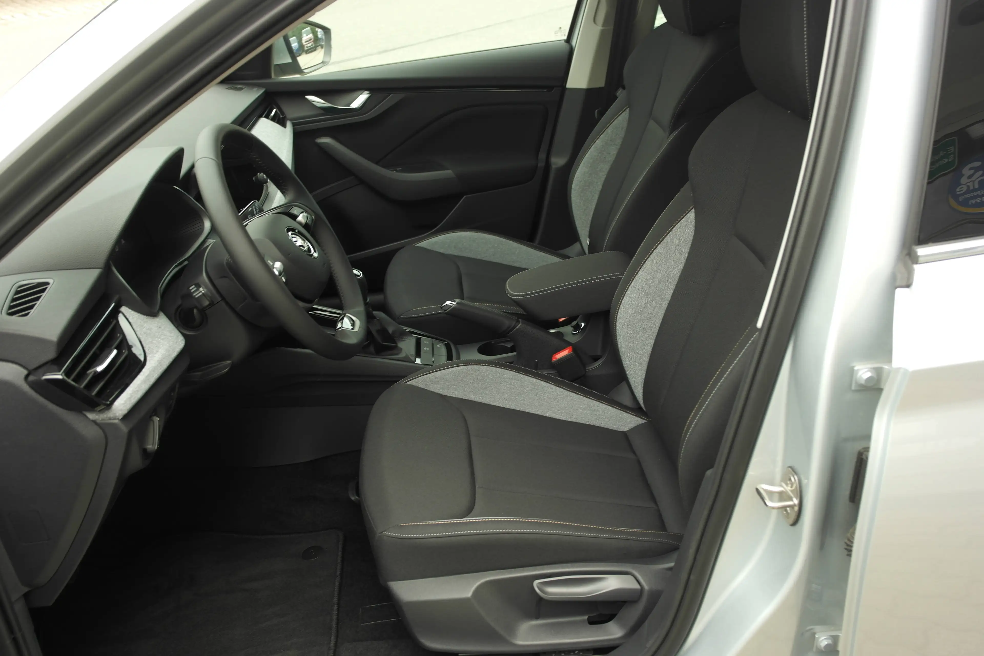 Skoda Kamiq Selection, Rückfahrkamera, DAB, Neuwagen mit Tageszulassung — photo 9