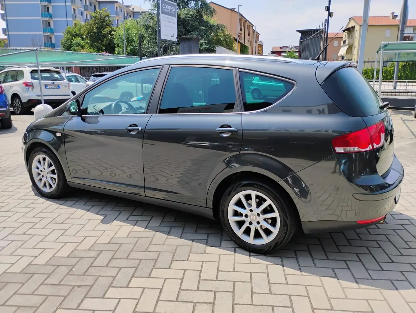 SEAT Altea XL Altea XL 1.6 tdi cr Style Grijs - 2