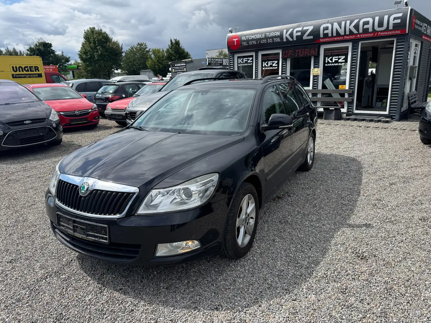 Skoda Octavia Ambiente KLIMAAUTOMATIK!!STANDHEIZUNG!!PDC!!NAVI!! Schwarz - 1