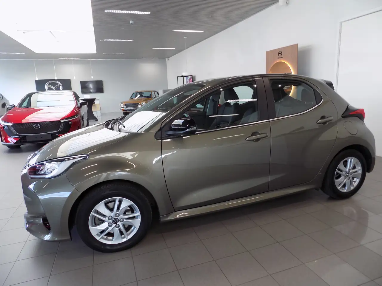 Mazda 2 Hybrid Agile + Comfort Pack Automaat, миниатюра 2
