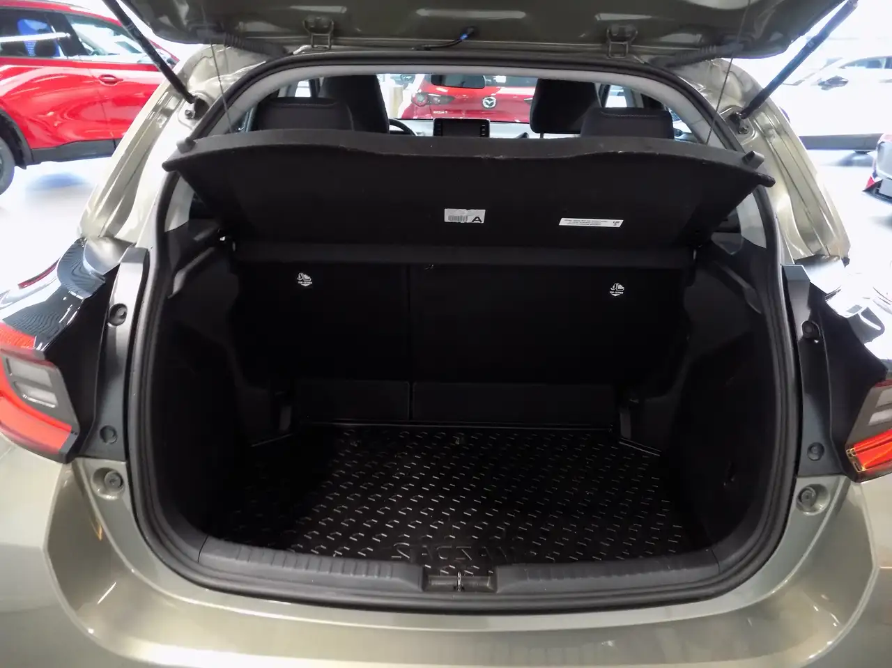 Mazda 2 Hybrid Agile + Comfort Pack Automaat, миниатюра 10