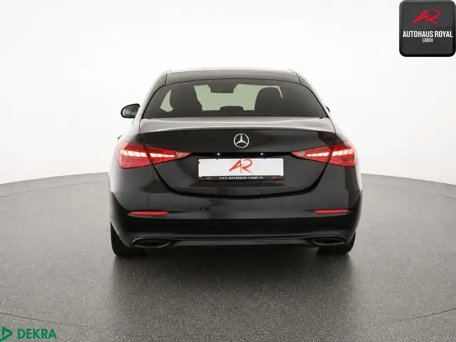 Mercedes-Benz C-Class view 4