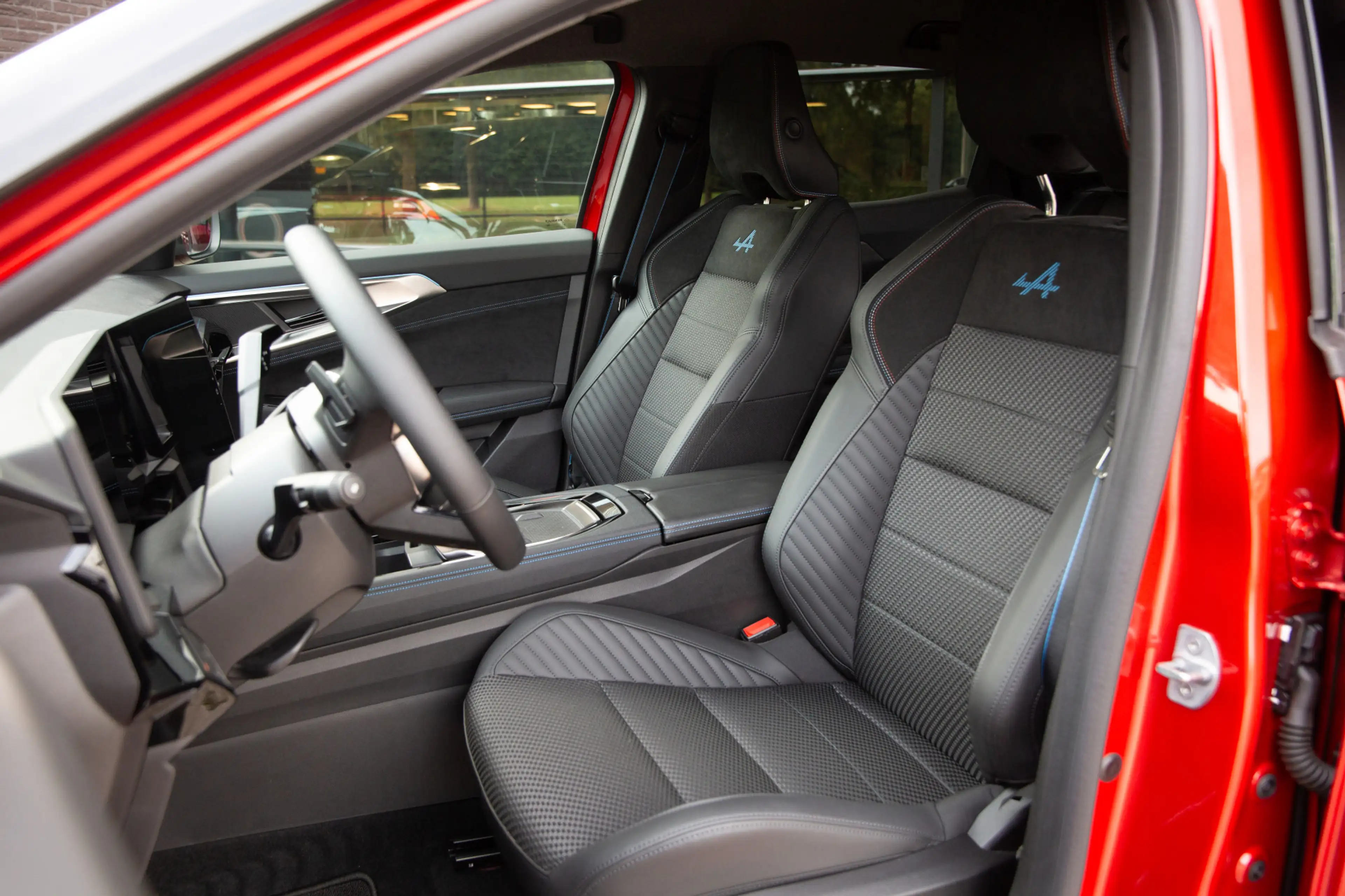 Renault Austral 1.2 E-Tech full hybrid 200 esprit Alpine SOH 97,6% — photo 3