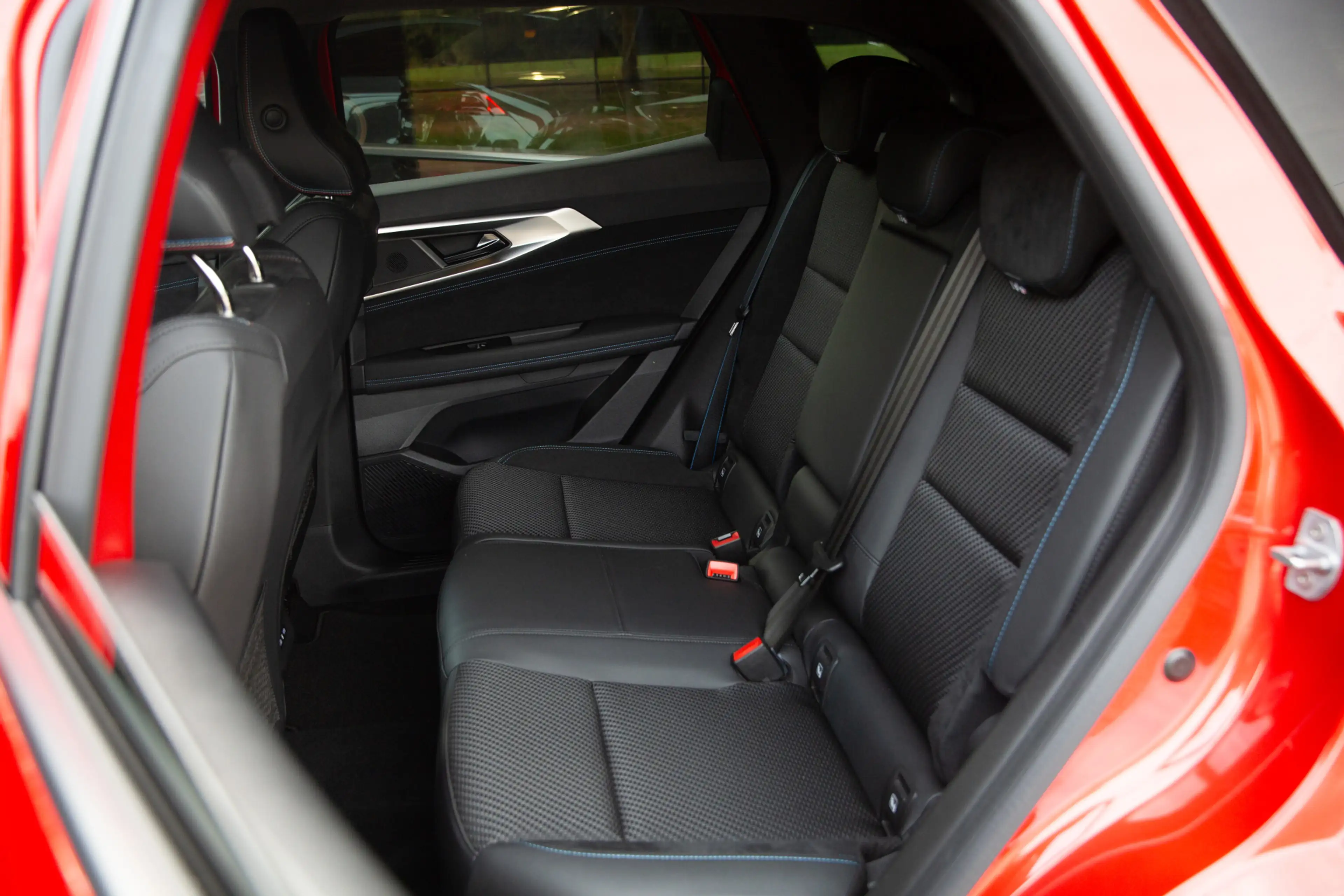 Renault Austral 1.2 E-Tech full hybrid 200 esprit Alpine SOH 97,6% — photo 11